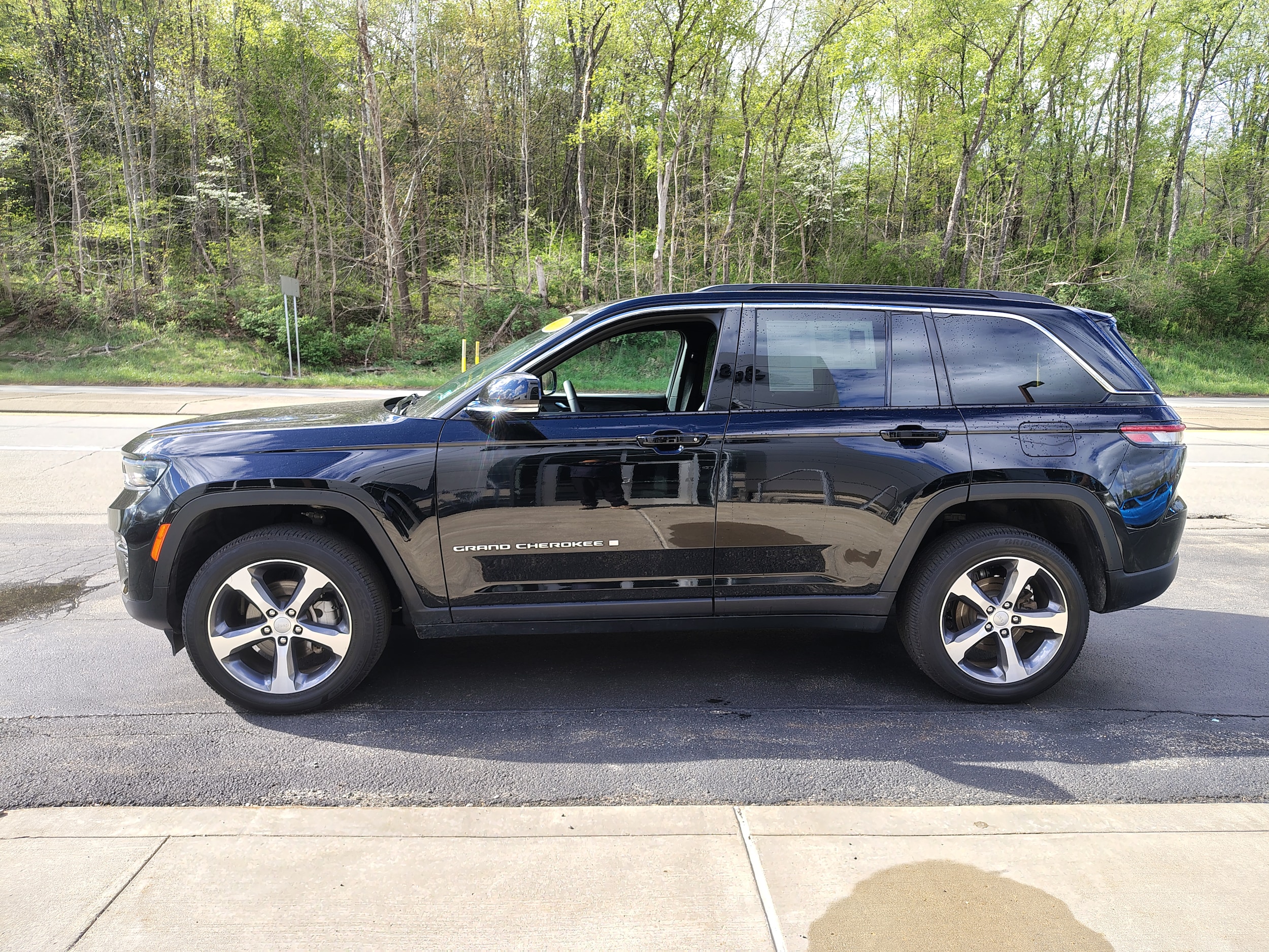 2024 Jeep Grand Cherokee Limited Diamond Black Crystal Pearlcoat at Solomon CJD Carmichaels