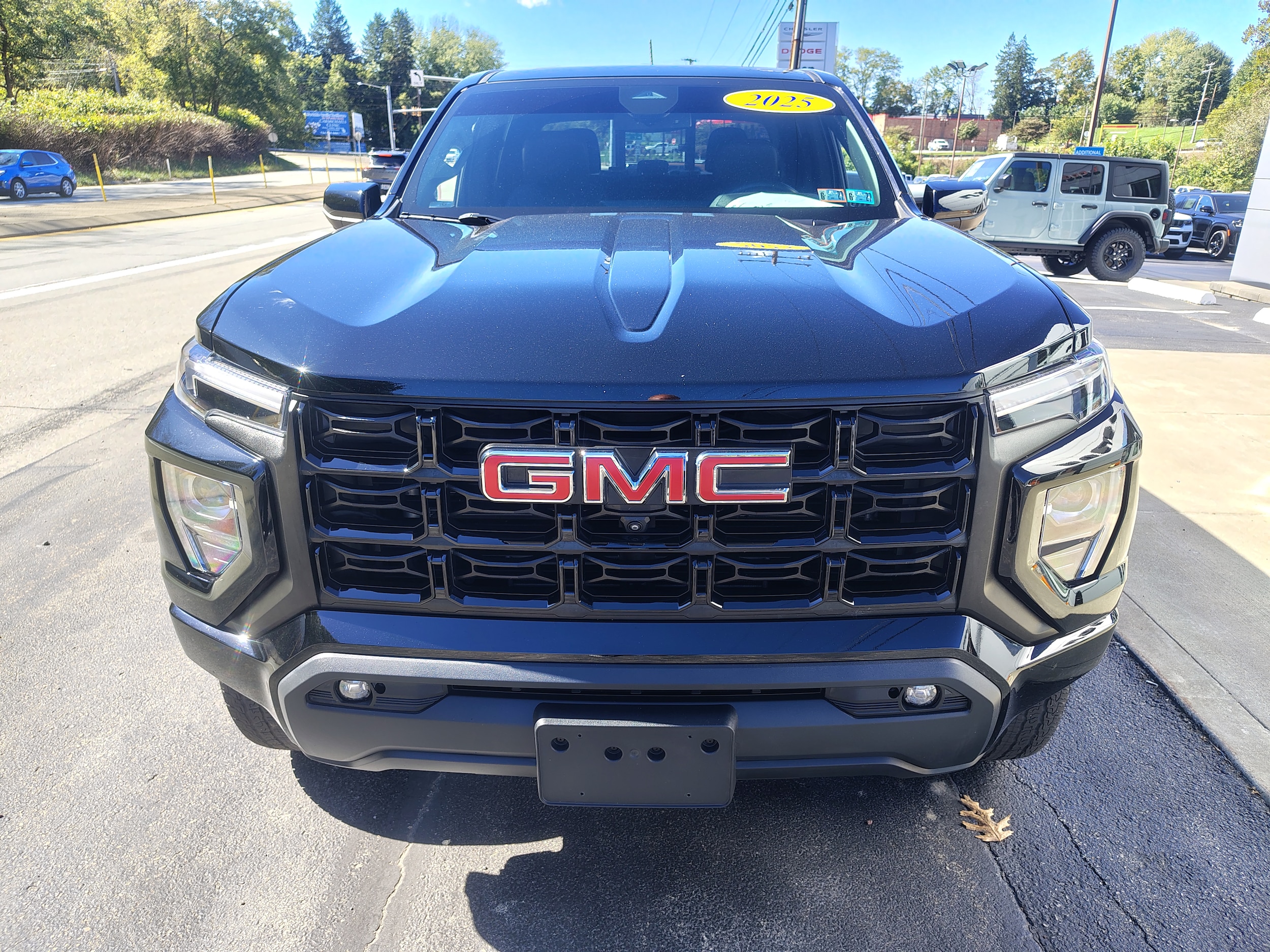 2025 GMC Canyon photo 3 of 39