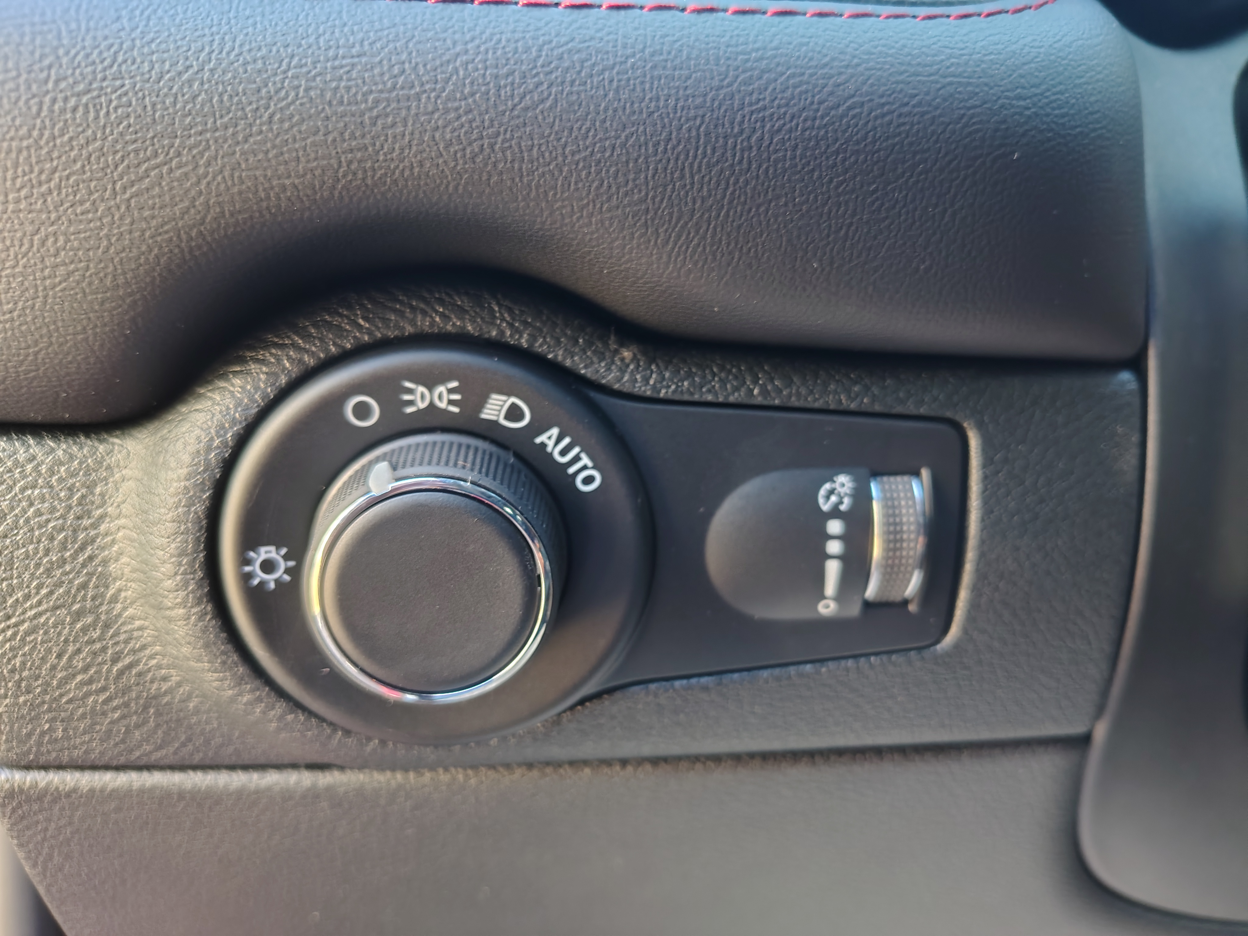 2027 Dodge Durango photo 27 of 42