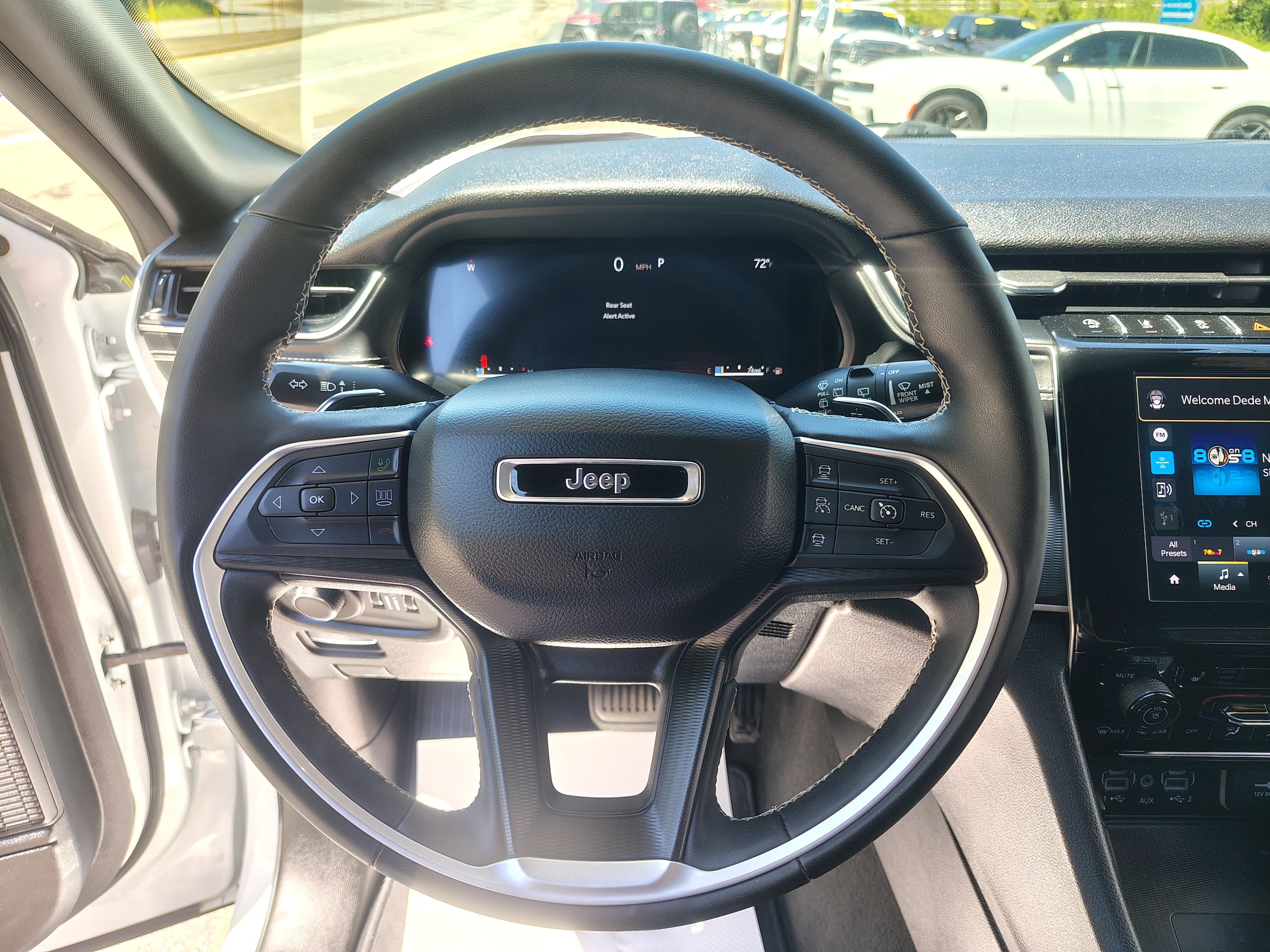 2024 Jeep Grand Cherokee L photo 35 of 40
