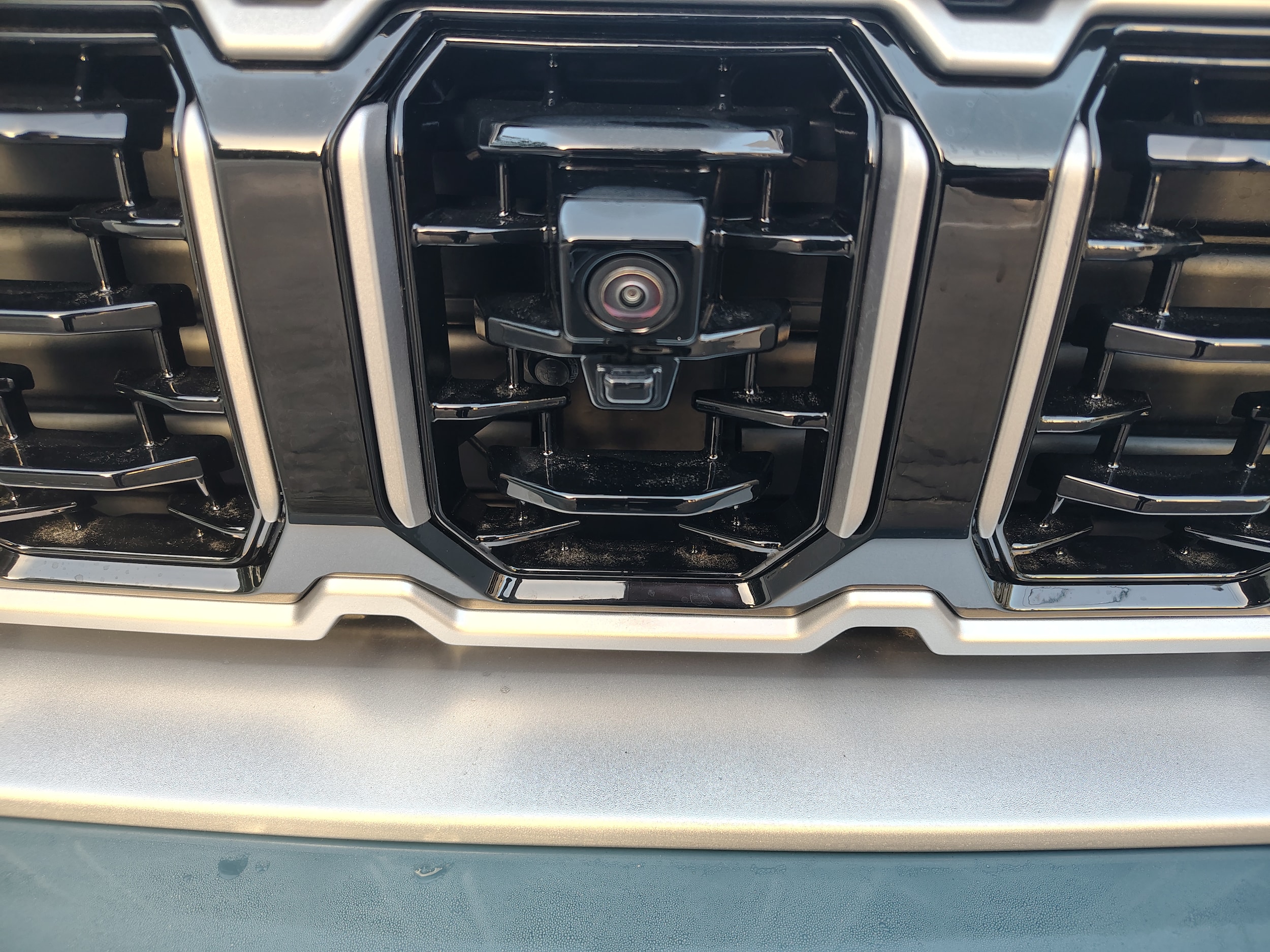 2027 Jeep Grand Cherokee photo 4 of 47