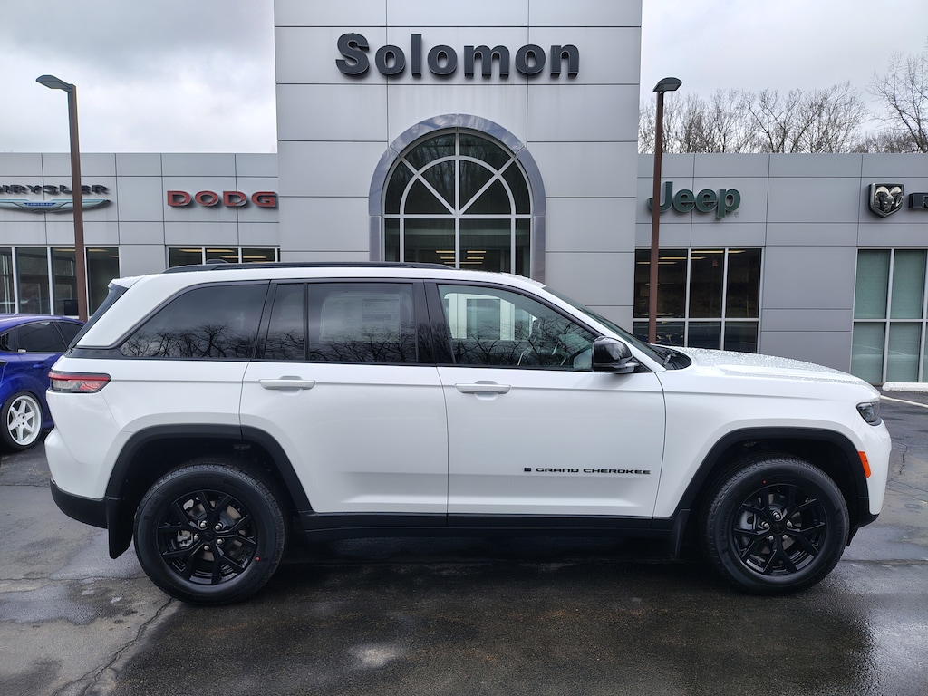 New 2026 Jeep Grand Cherokee LAREDO ALTITUDE 4X4 Sport Utility
