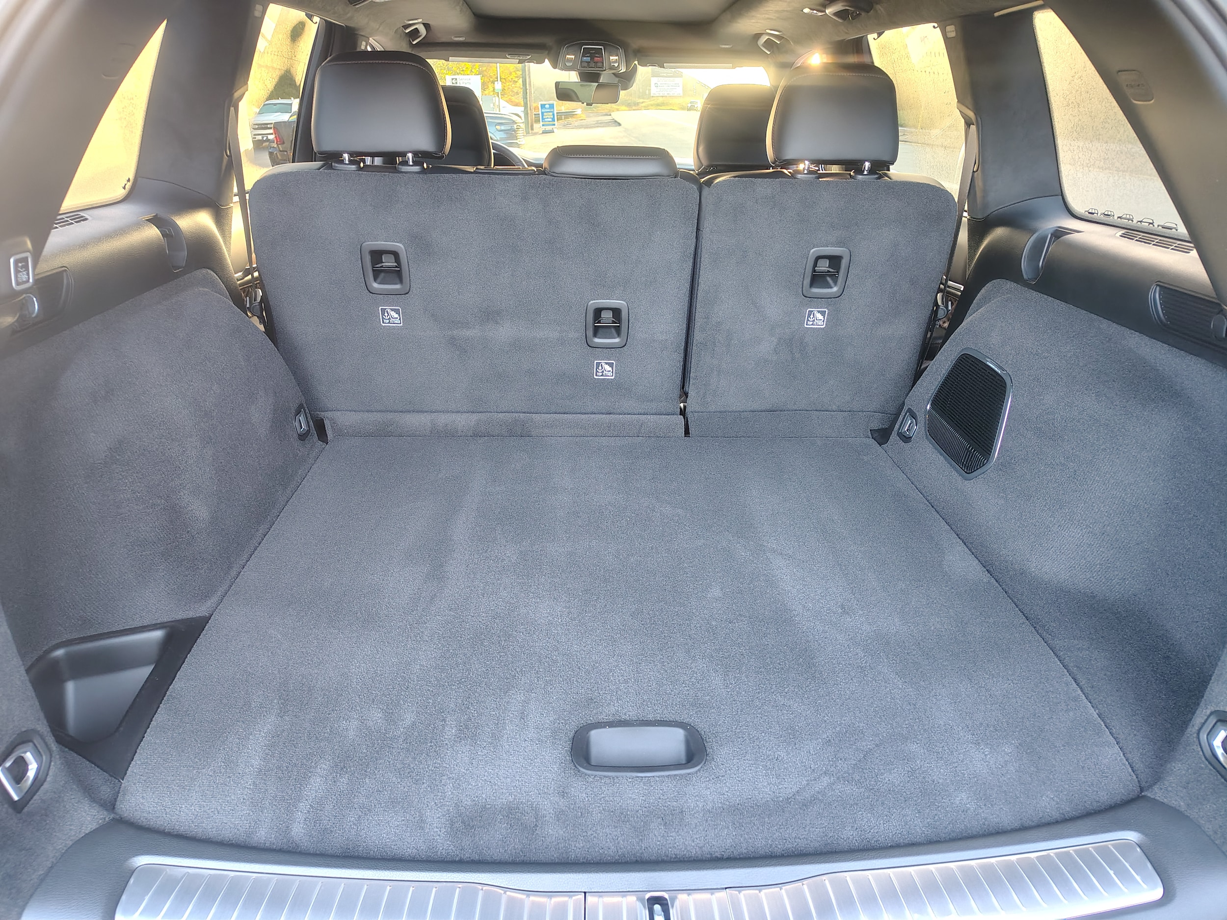 2027 Jeep Grand Cherokee photo 13 of 47