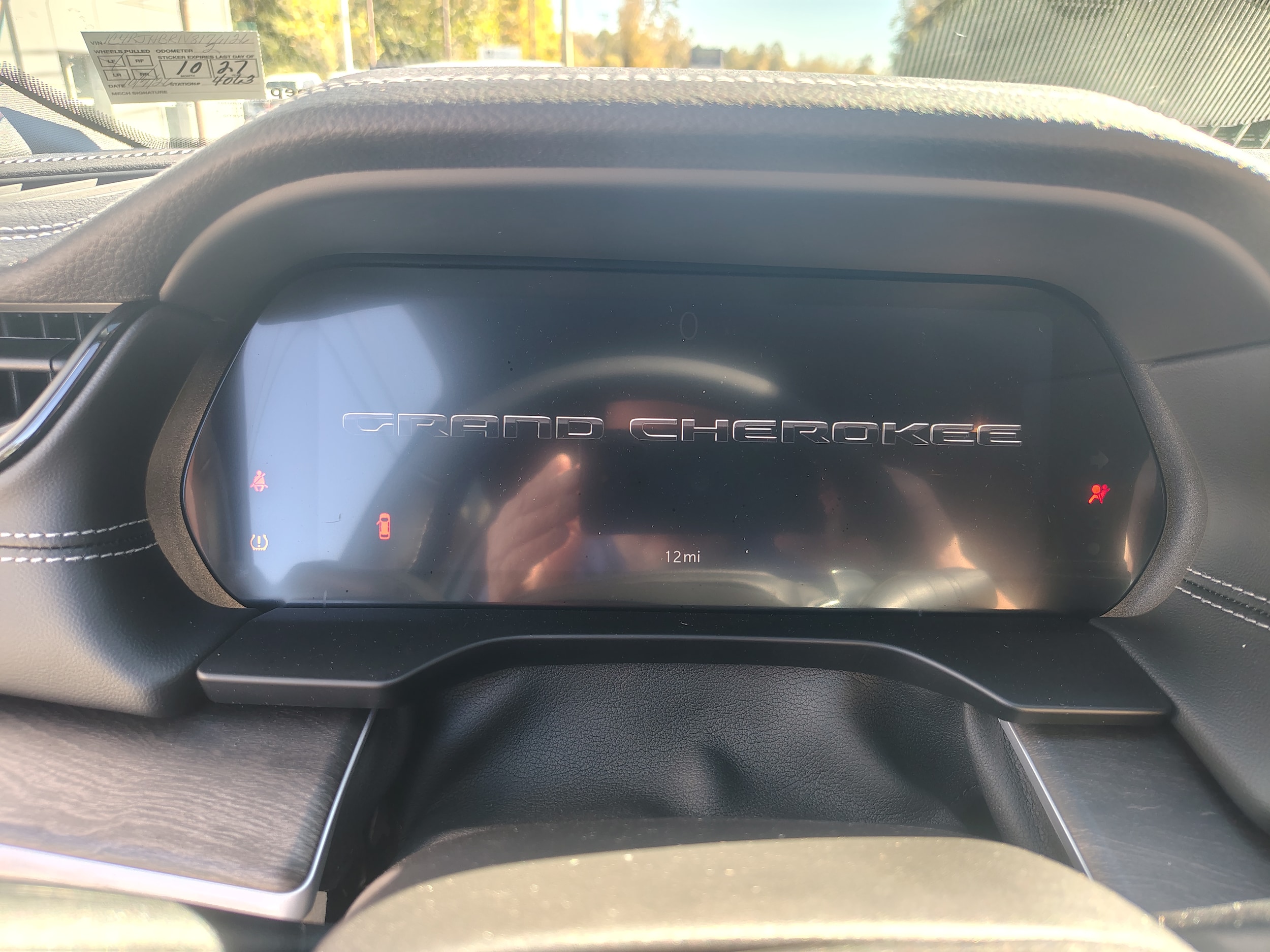 2027 Jeep Grand Cherokee photo 34 of 44
