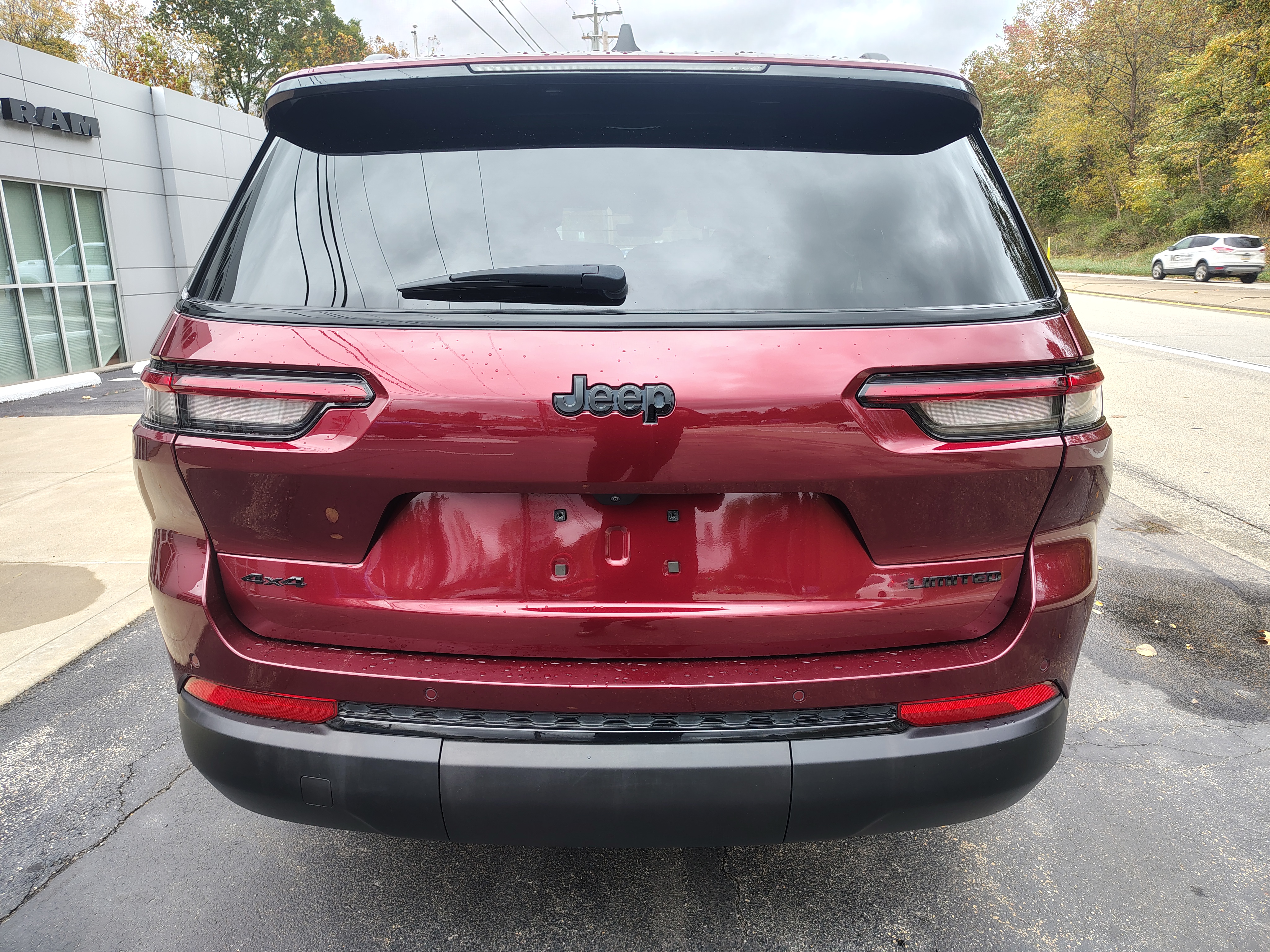2025 Jeep Grand Cherokee L photo 8 of 45