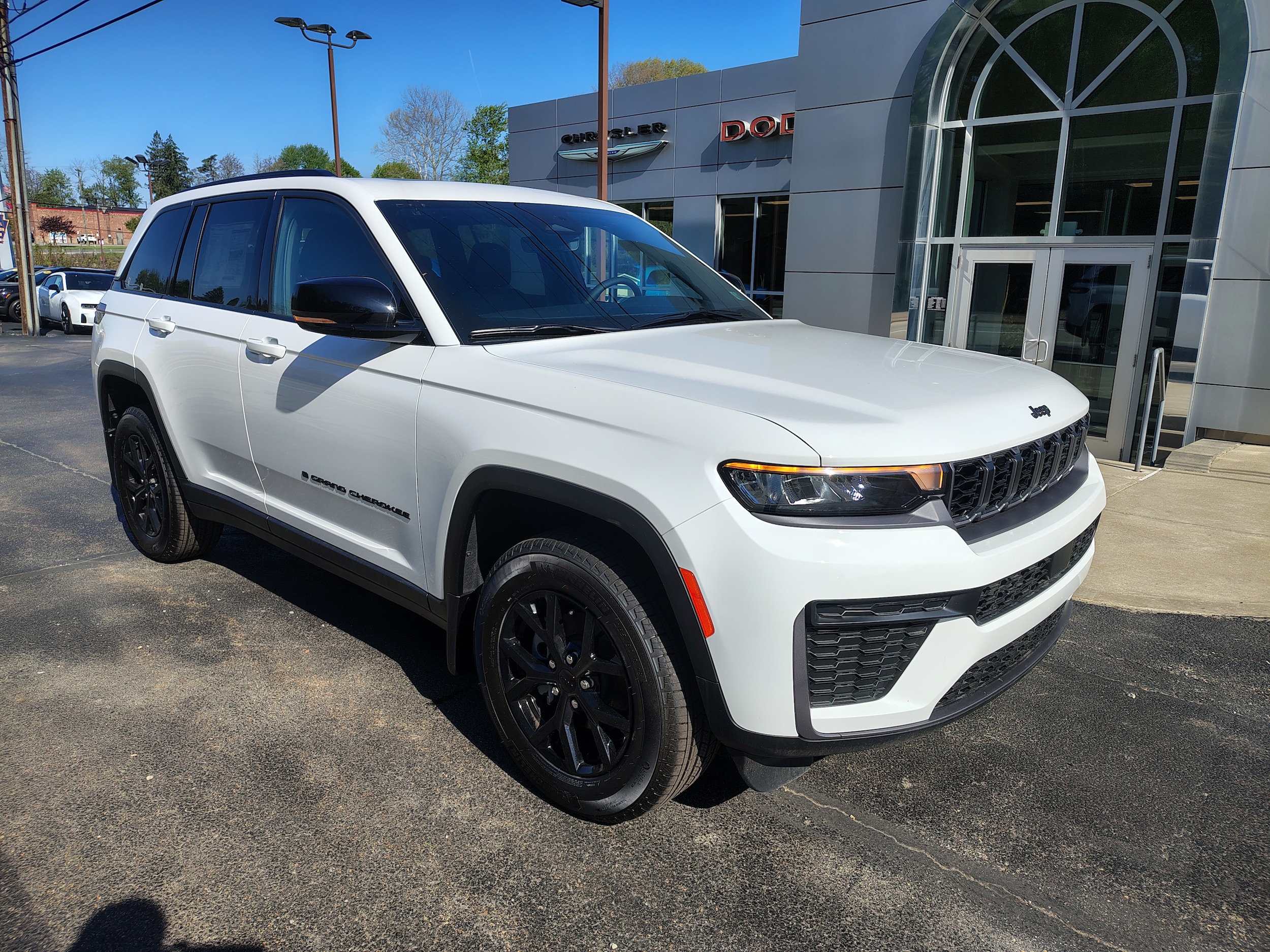 2026 Jeep Grand Cherokee LAREDO ALTITUDE 4X4 Bright White at Rick Weaver GMC