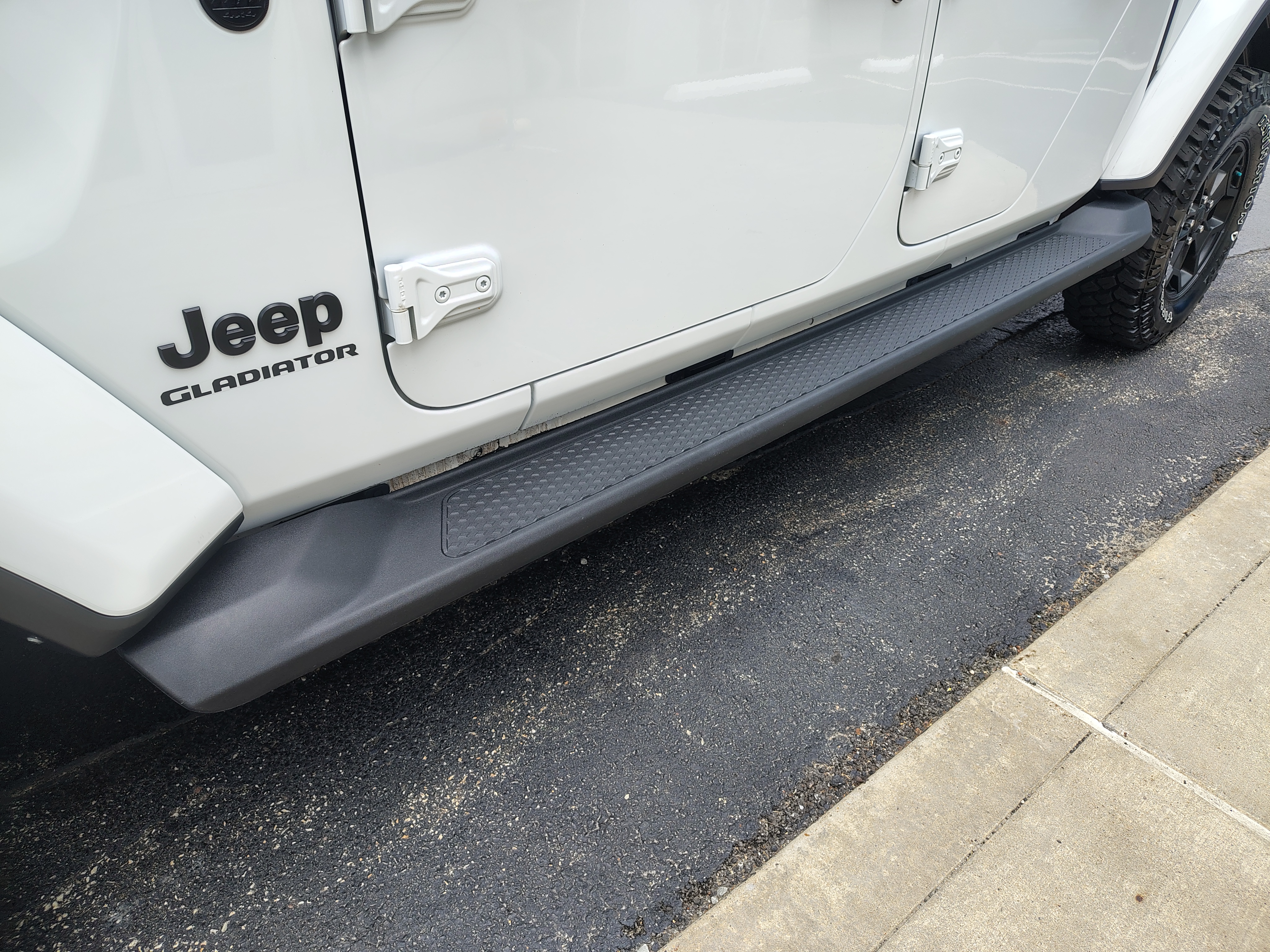 2021 Jeep Gladiator photo 7 of 34