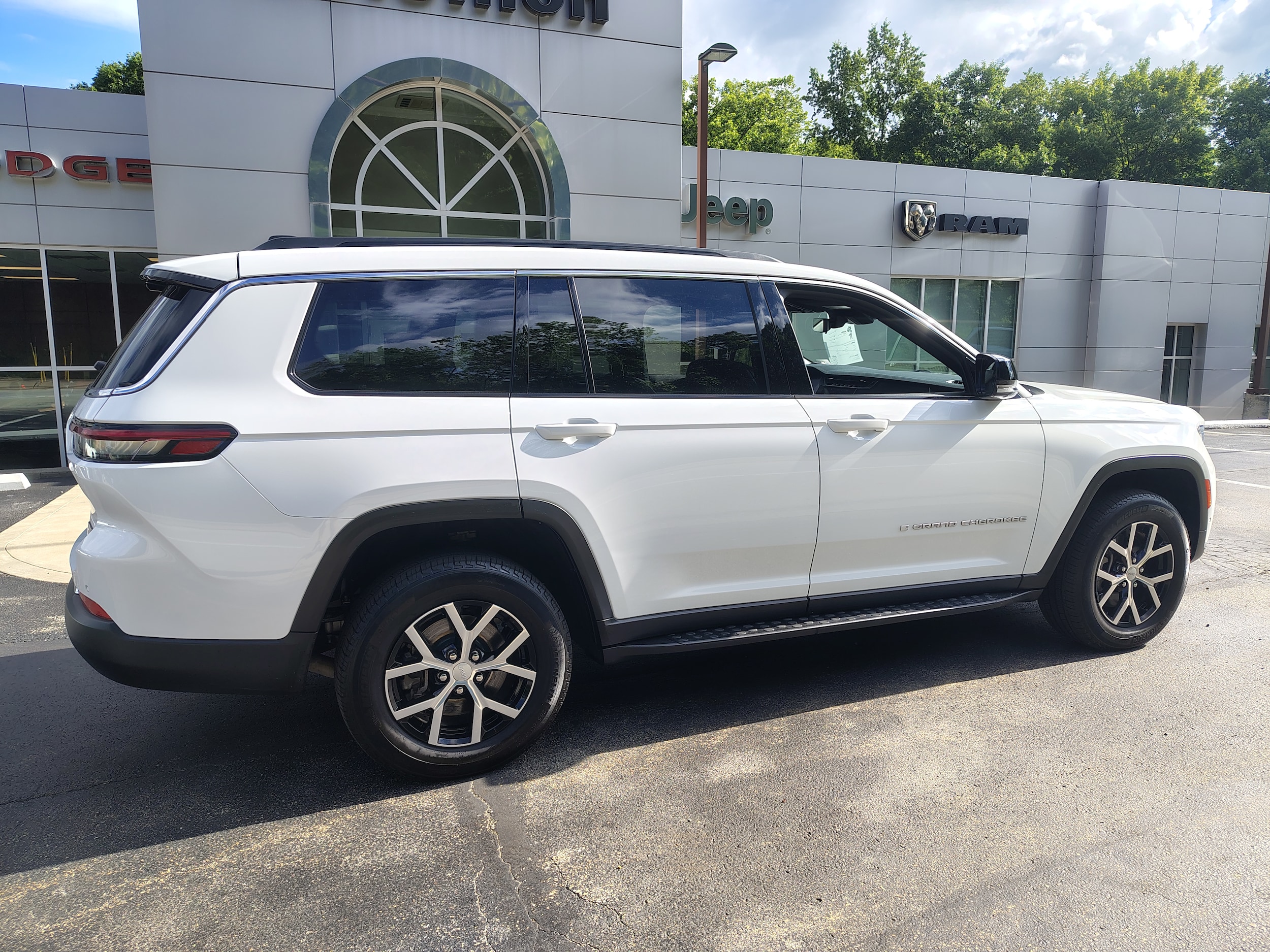 2024 Jeep Grand Cherokee L Limited Bright White Clearcoat at Solomon CJD Carmichaels