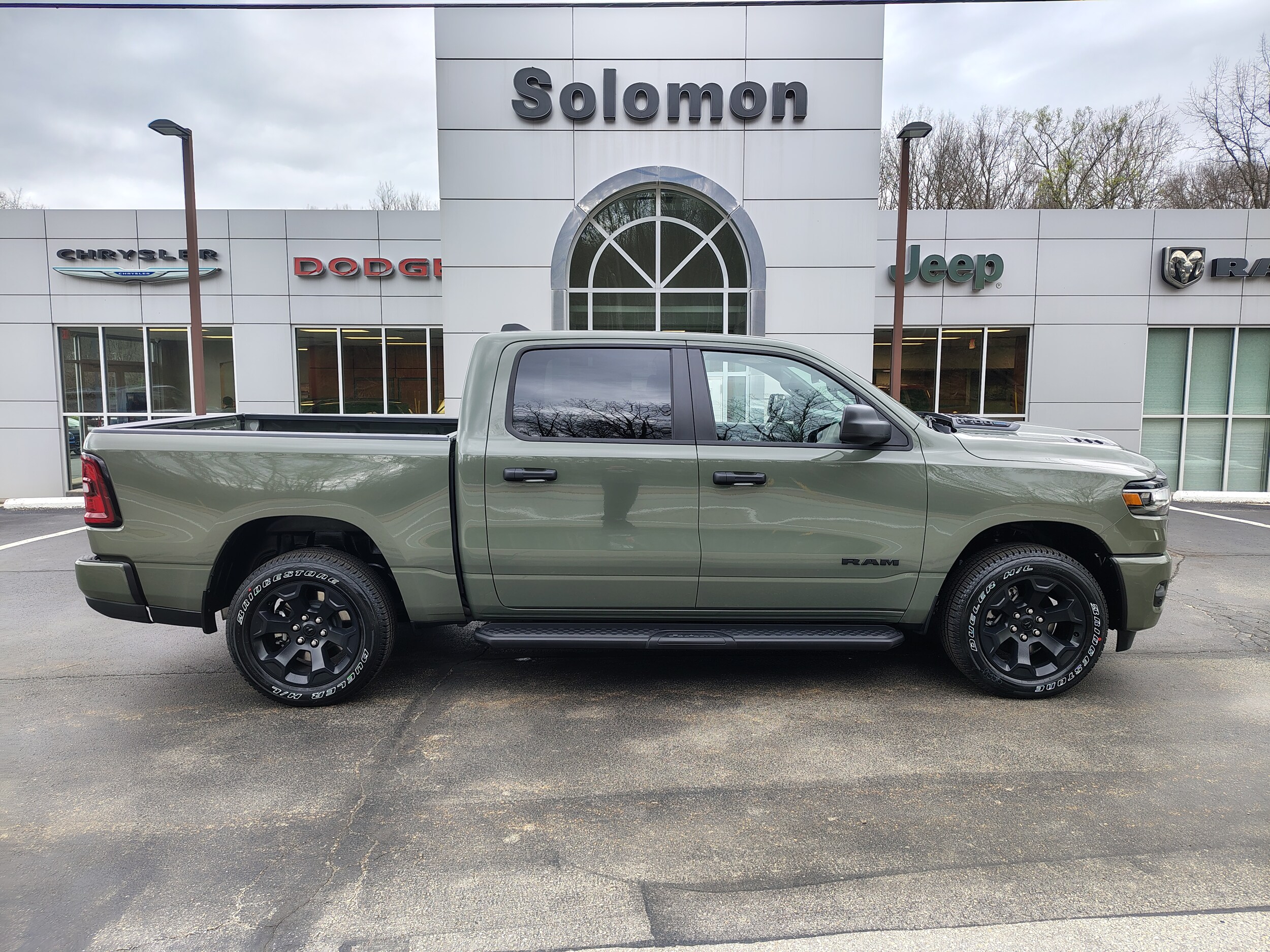 Canyon Lake 2026 RAM 1500 Express Crew Cab 4WD Pickup Truck Four-Wheel Drive 8-Speed Automatic