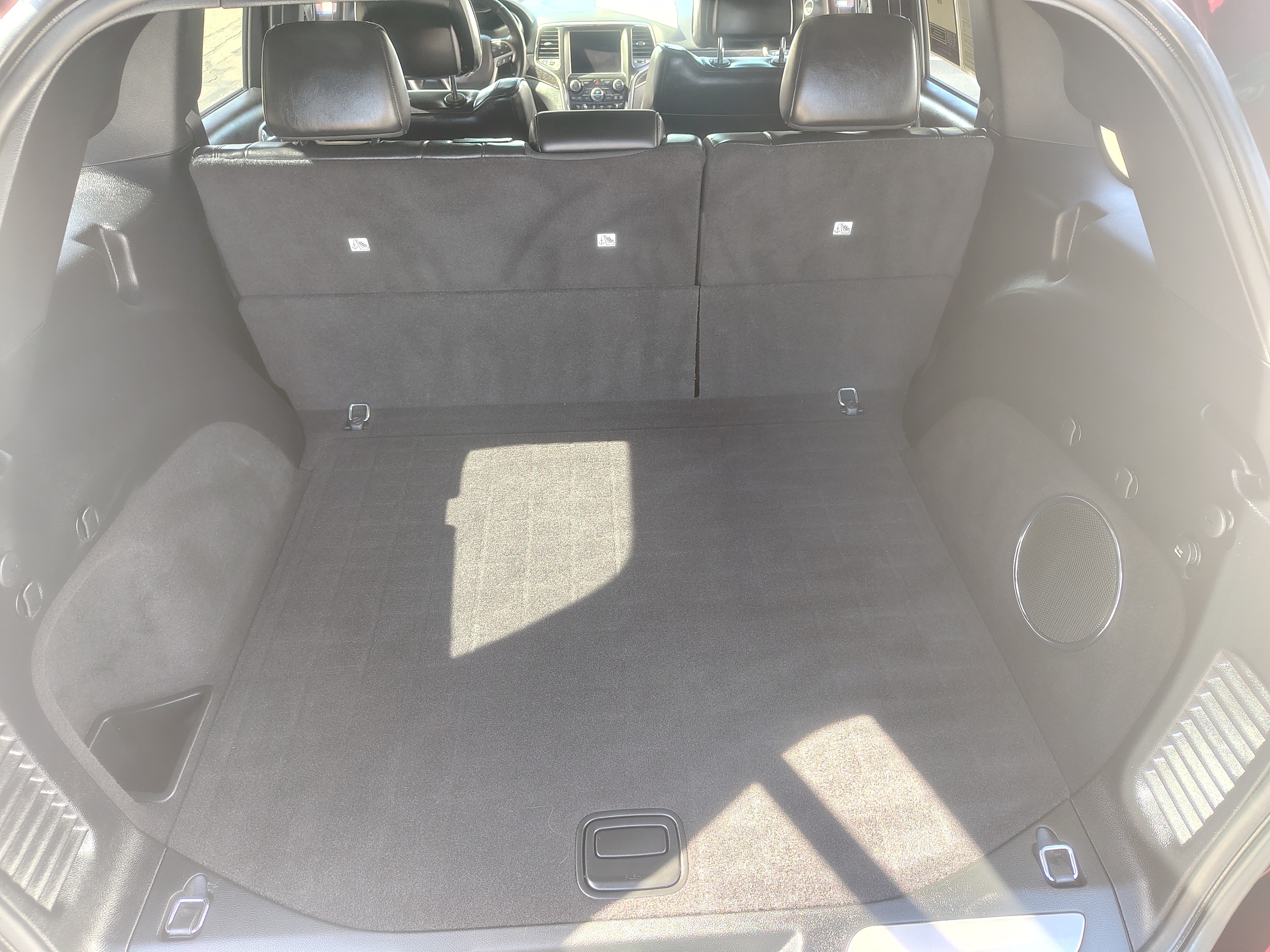 2018 Jeep Grand Cherokee photo 11 of 44