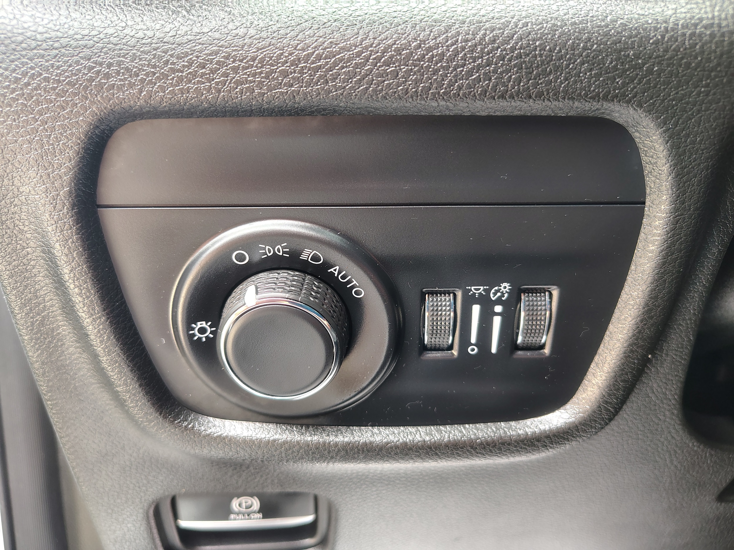 2024 Jeep Grand Cherokee Altitude X Bright White Clearcoat at Solomon CJD Carmichaels