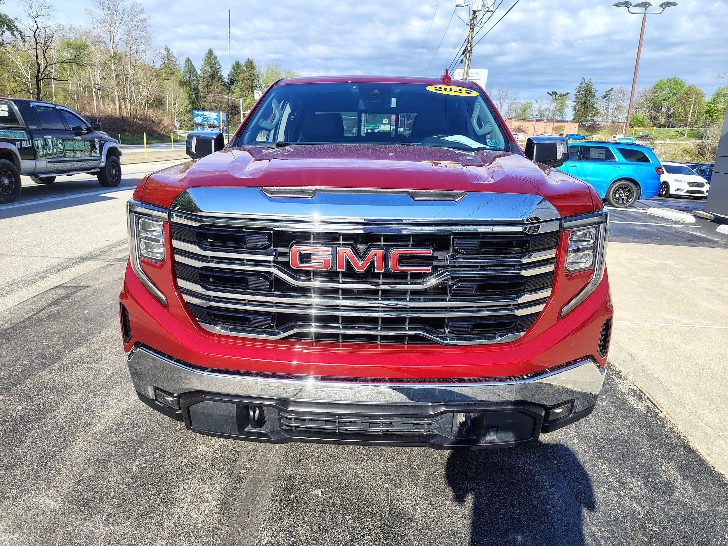2022 GMC Sierra 1500 SLT - 2