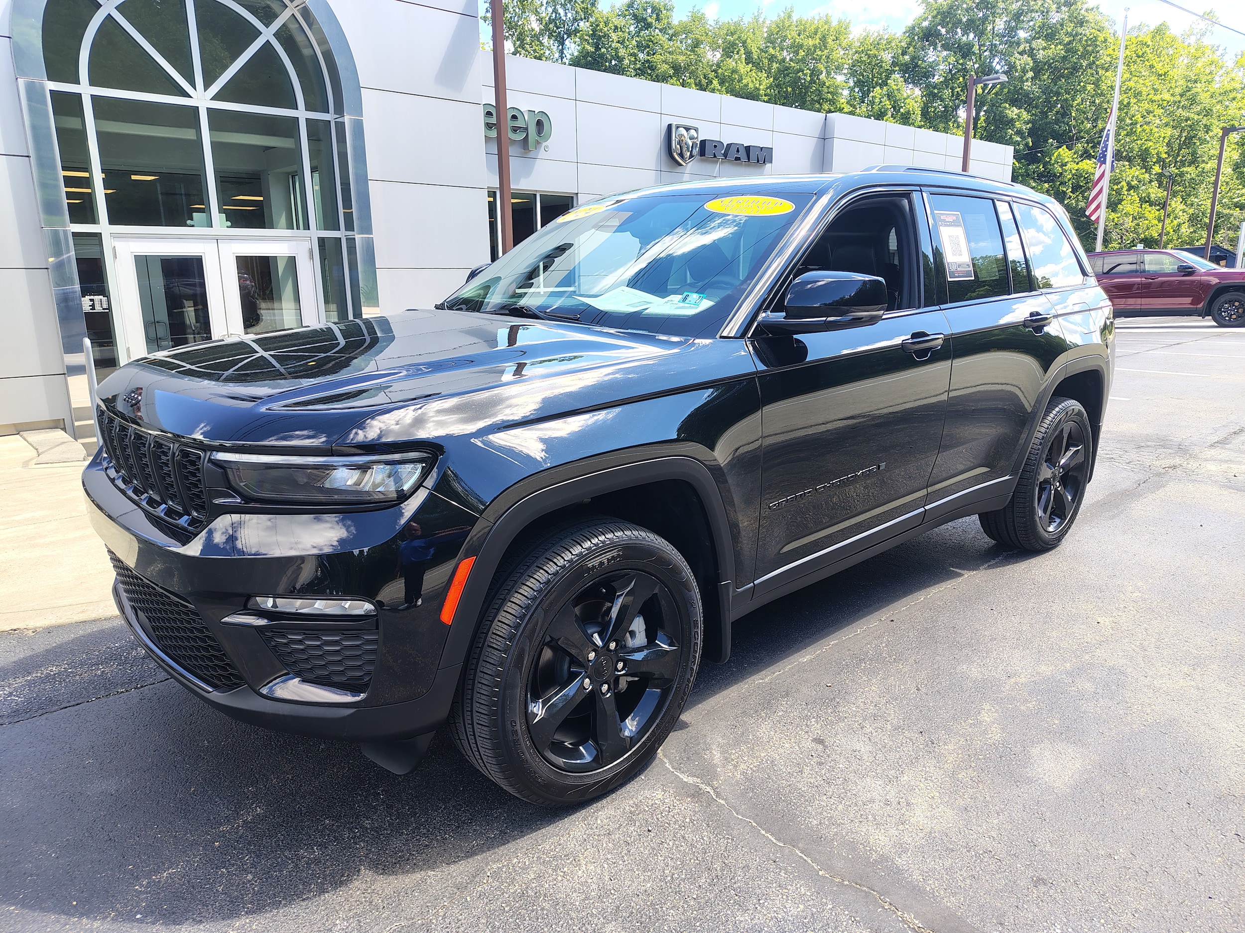 2024 Jeep Grand Cherokee Limited Diamond Black Crystal Pearlcoat at Solomon CJD Carmichaels