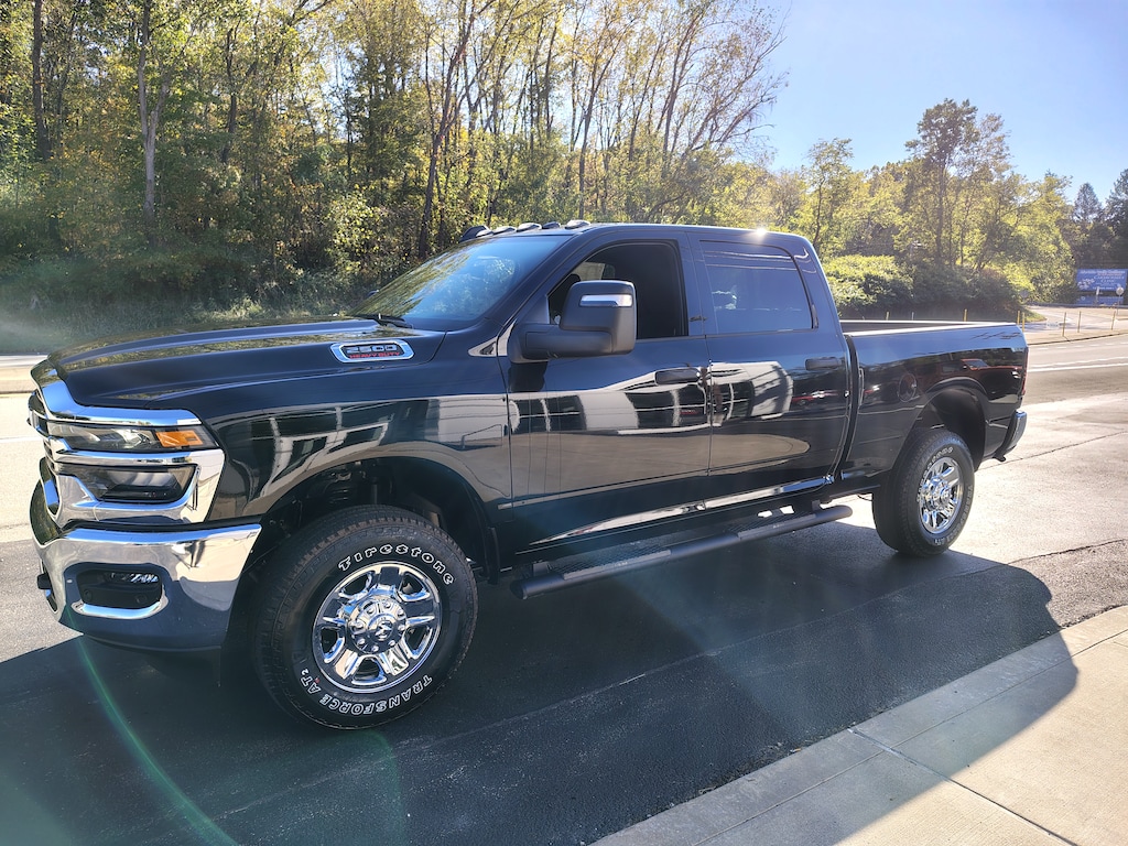 New 2026 Ram 2500 TRADESMAN CREW CAB 4X4 6'4 BOX Pickup
