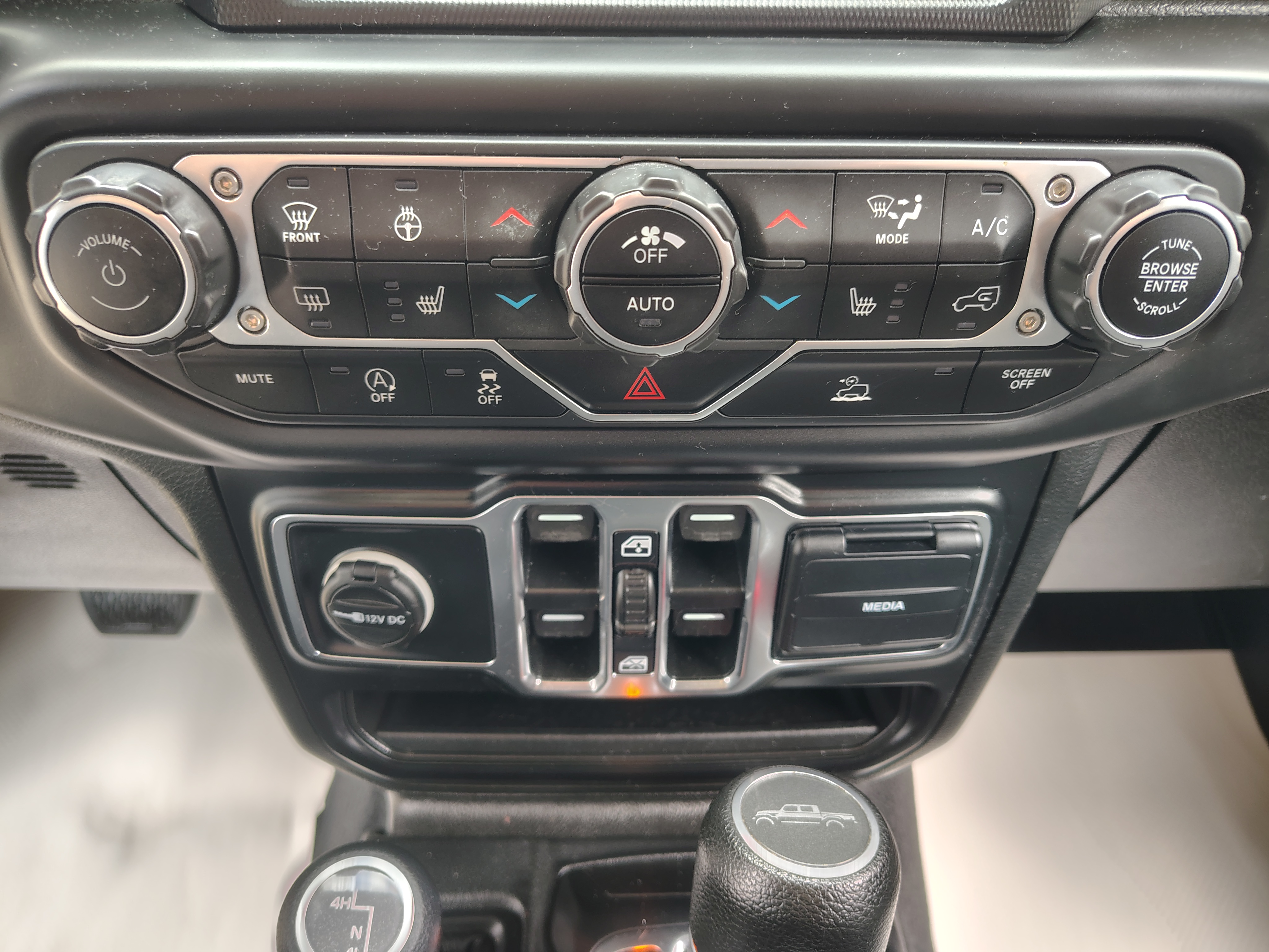 2021 Jeep Gladiator photo 30 of 34
