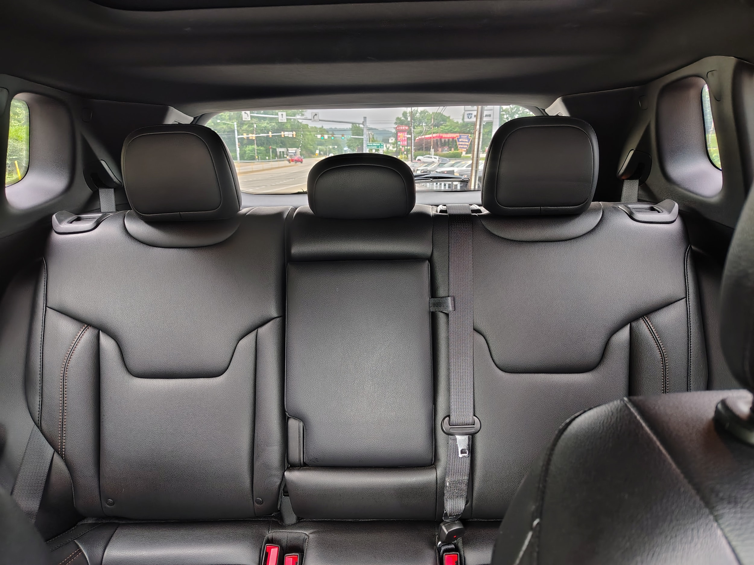 2024 Jeep Compass Limited Silver Zynith Metallic Clearcoat at Solomon CJD Carmichaels