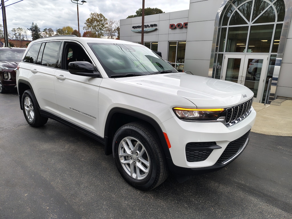 New 2025 Jeep Grand Cherokee LAREDO X 4X4 Sport Utility