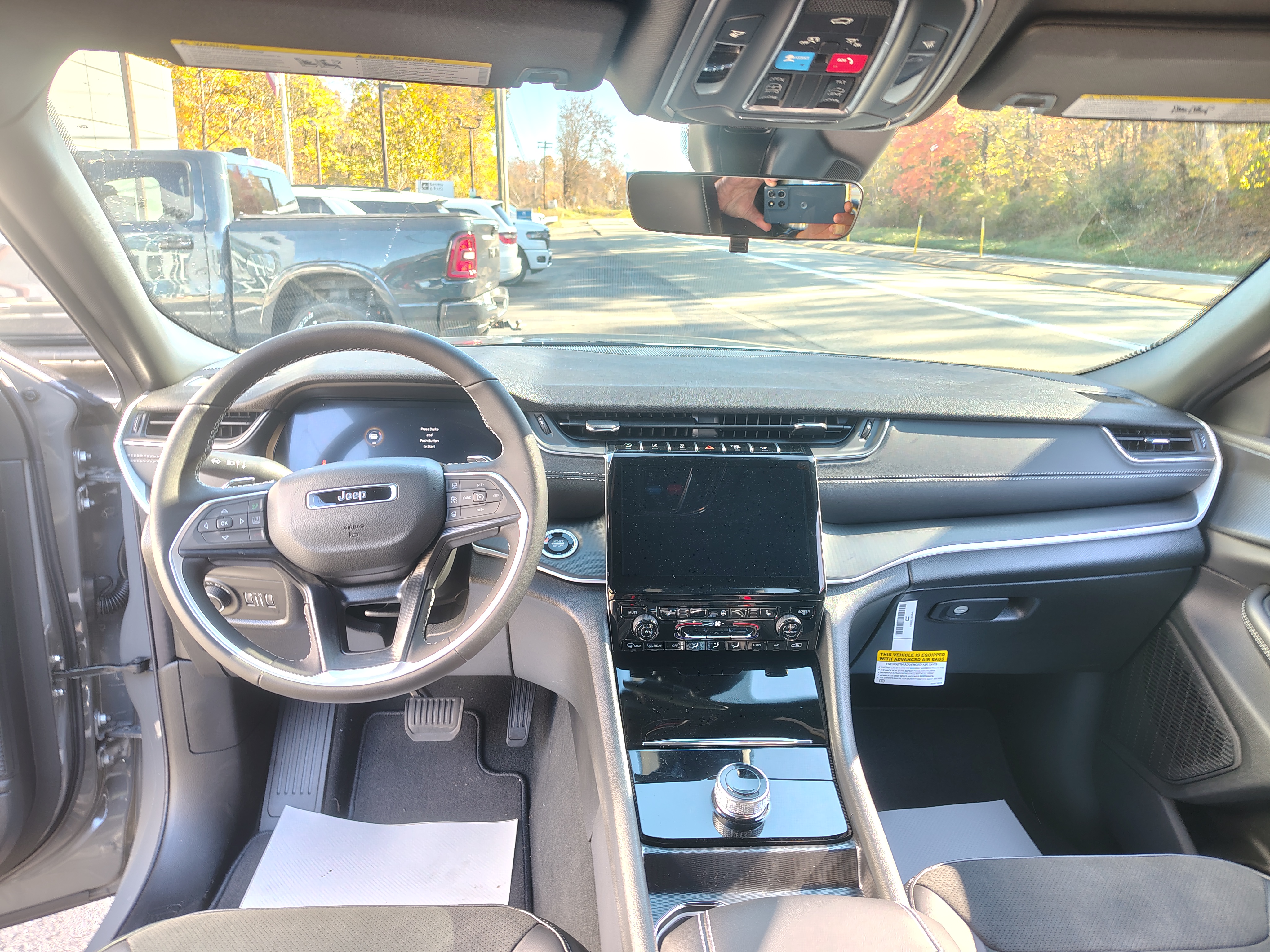 2027 Jeep Grand Cherokee photo 28 of 40