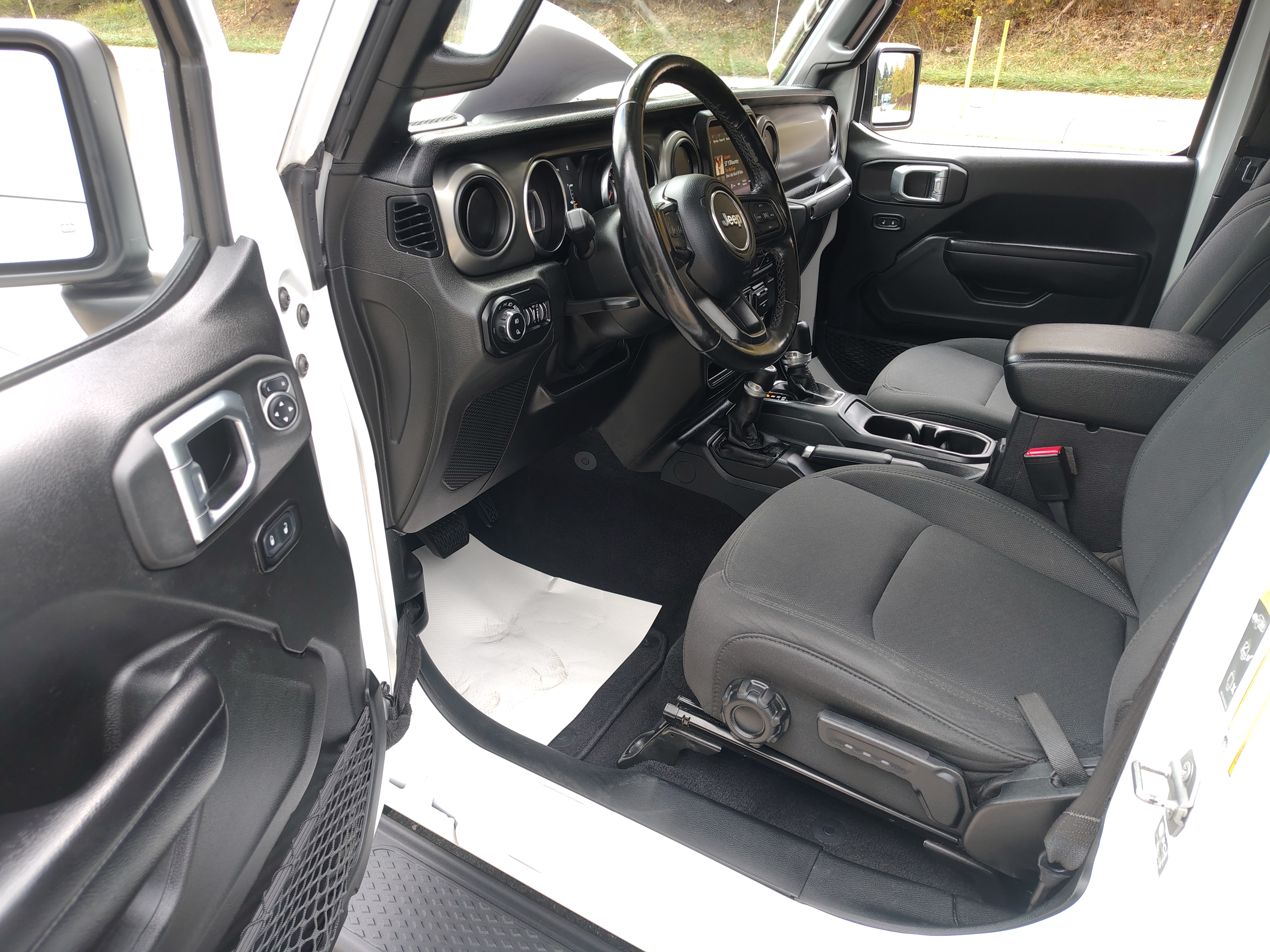2021 Jeep Gladiator photo 16 of 34