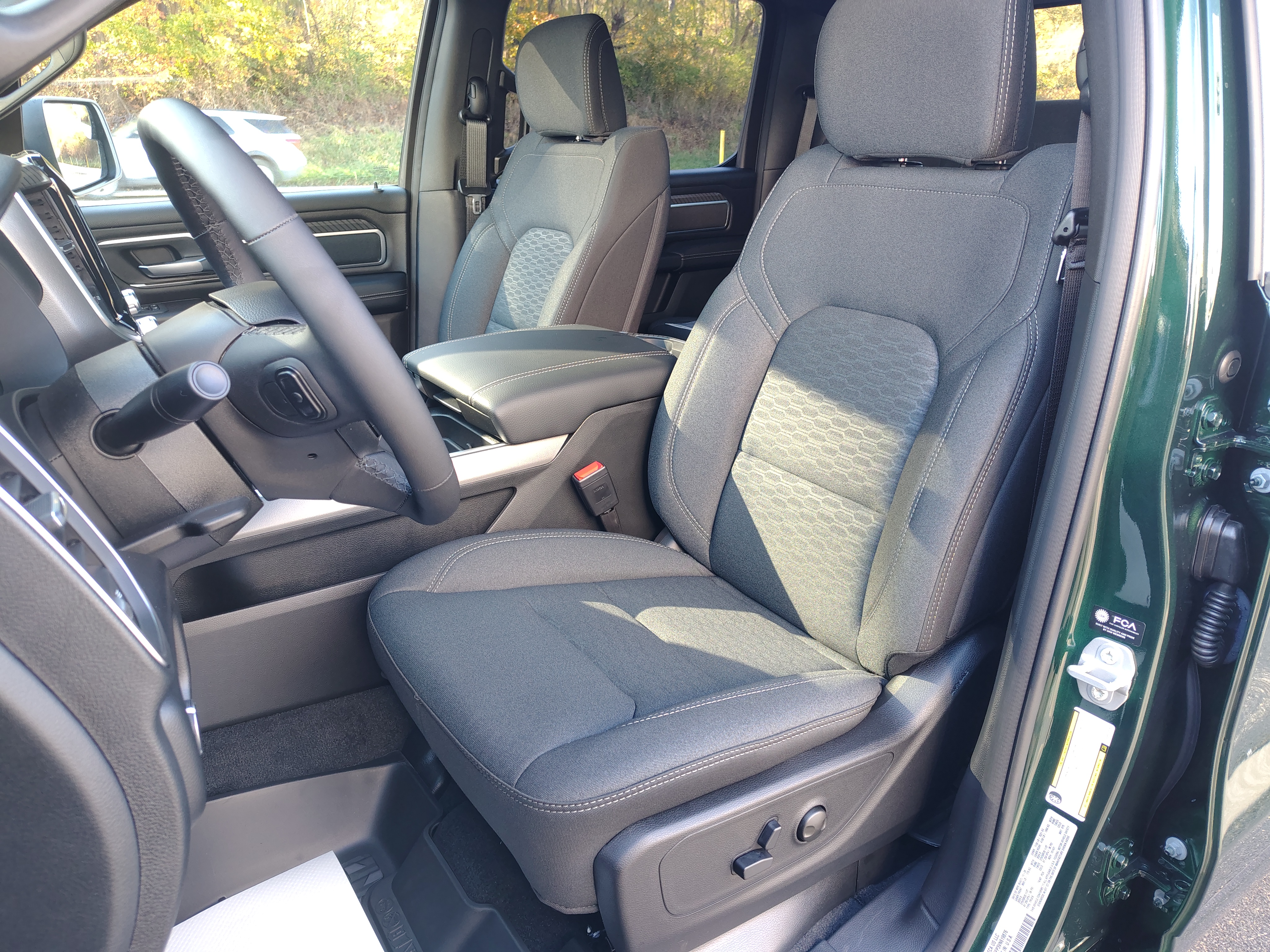 2027 Ram 1500 photo 14 of 40