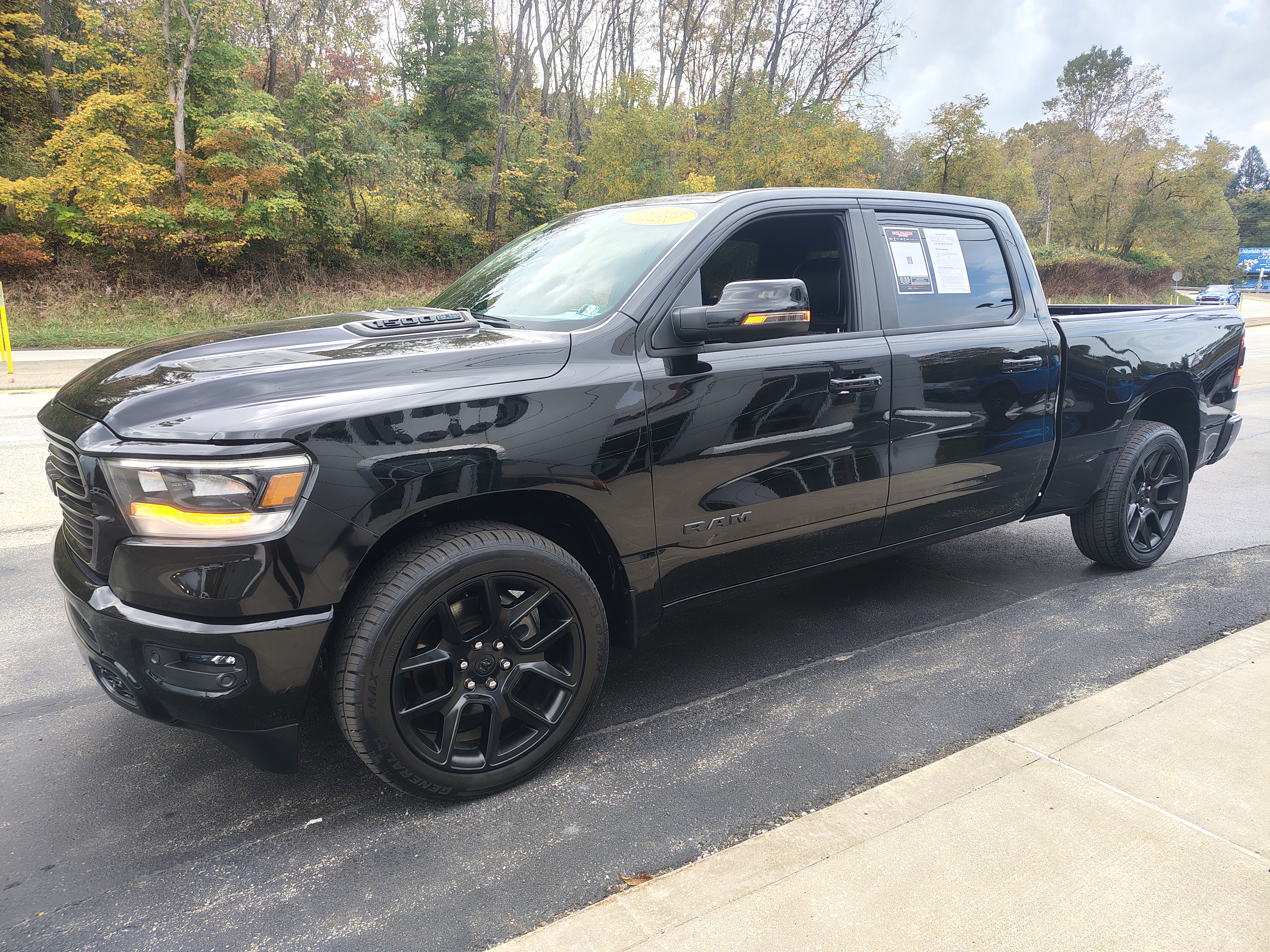 2023 Ram 1500 photo 4 of 40