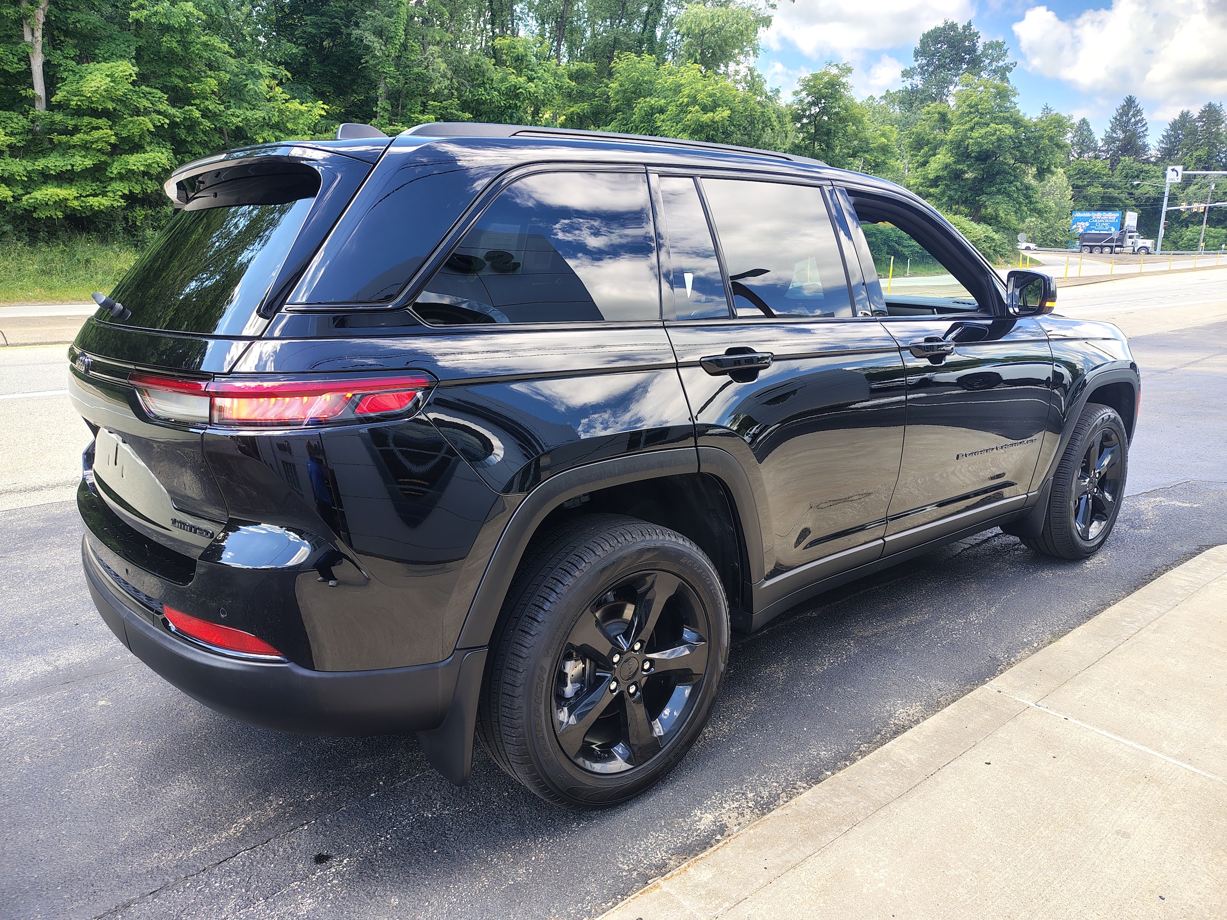 2024 Jeep Grand Cherokee Limited Diamond Black Crystal Pearlcoat at Solomon CJD Carmichaels