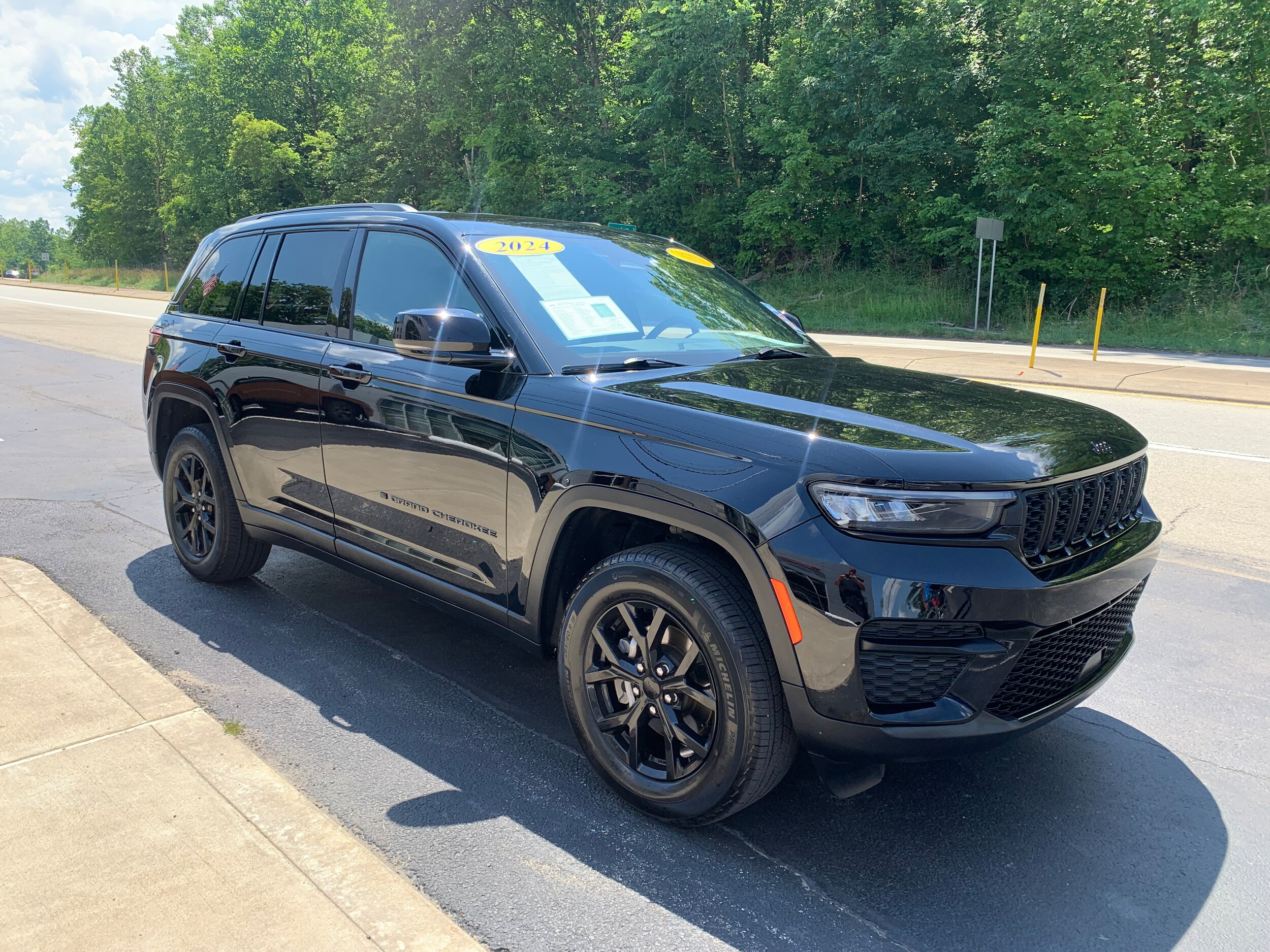 2024 Jeep Grand Cherokee Altitude photo 4