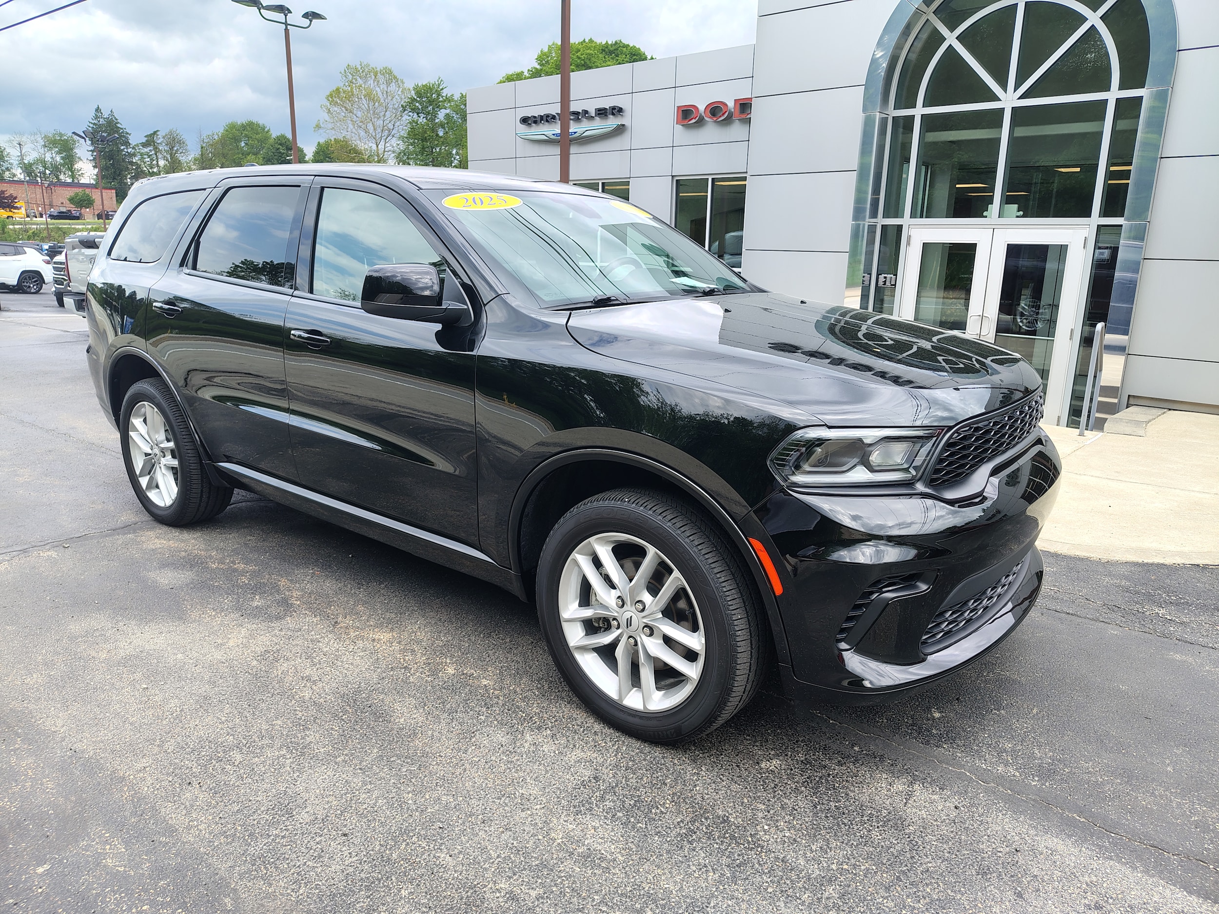 2025 Dodge Durango GT DB Black Clearcoat at Solomon CJD Carmichaels