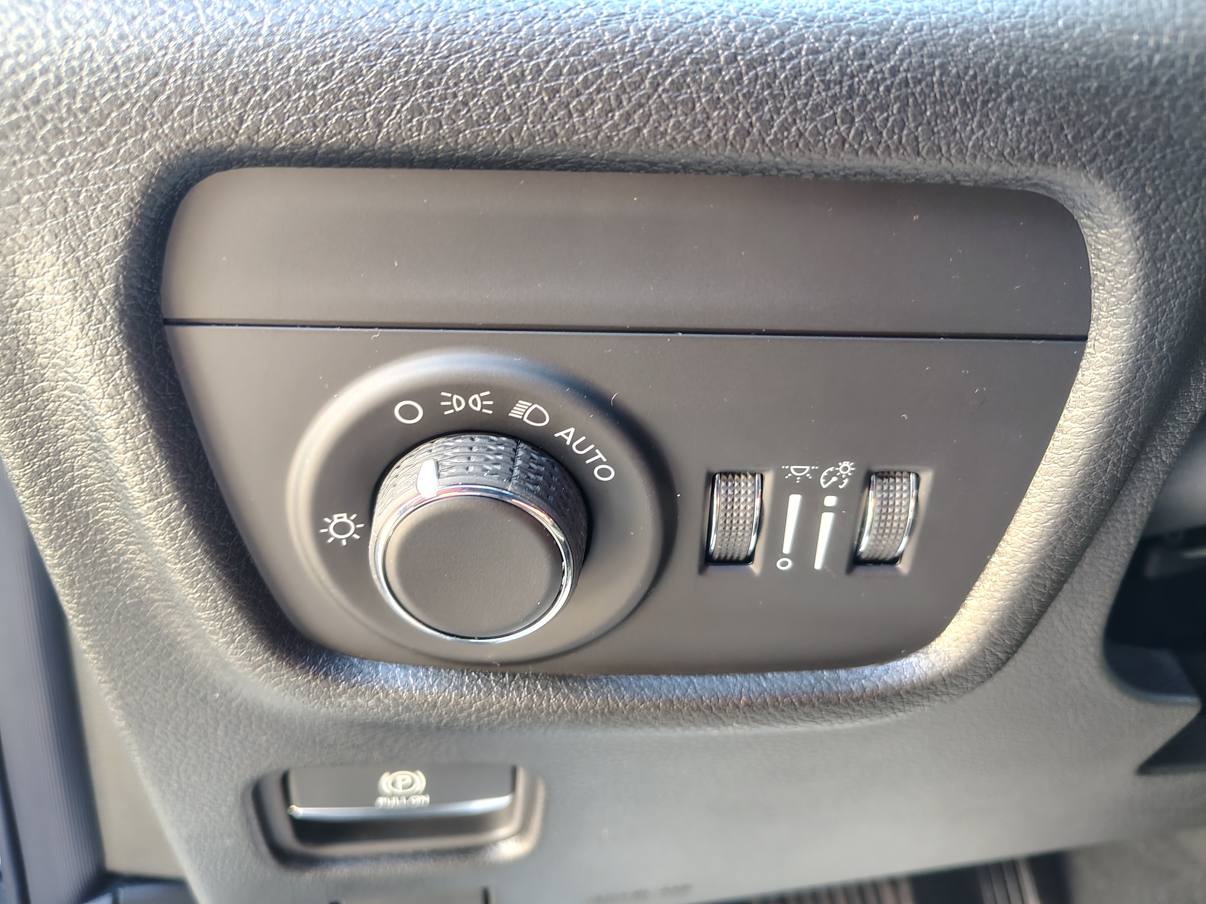 2027 Jeep Grand Cherokee photo 29 of 39