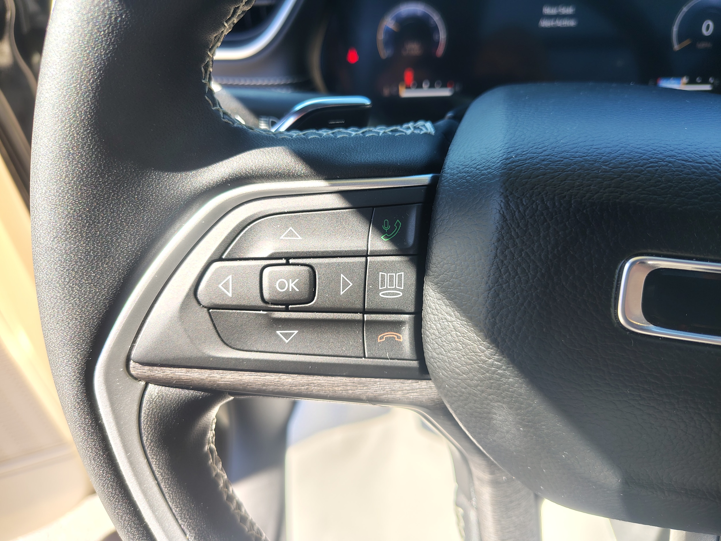 2024 Jeep Grand Cherokee Limited Diamond Black Crystal Pearlcoat at Solomon CJD Carmichaels