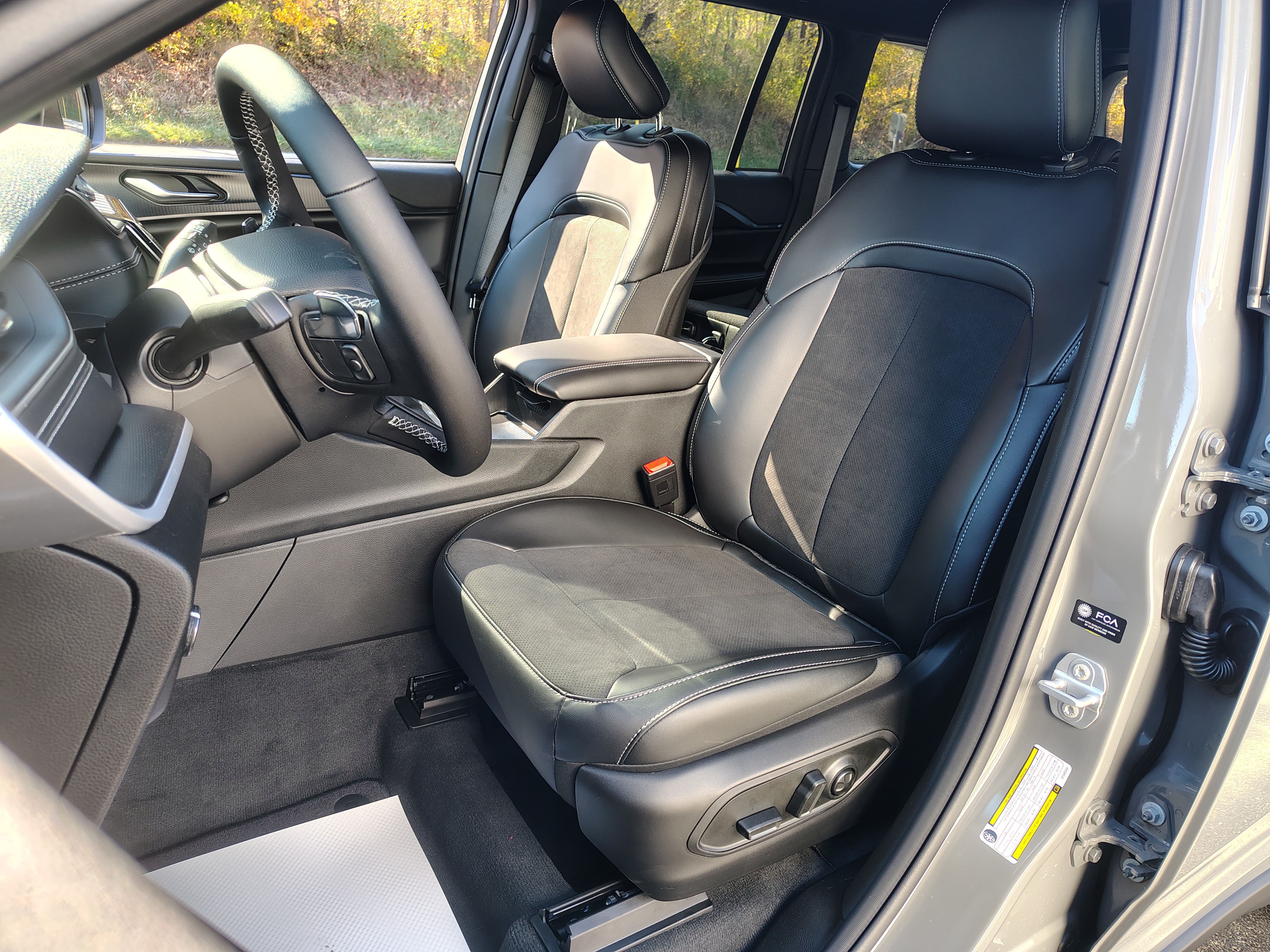 2027 Jeep Grand Cherokee photo 18 of 40