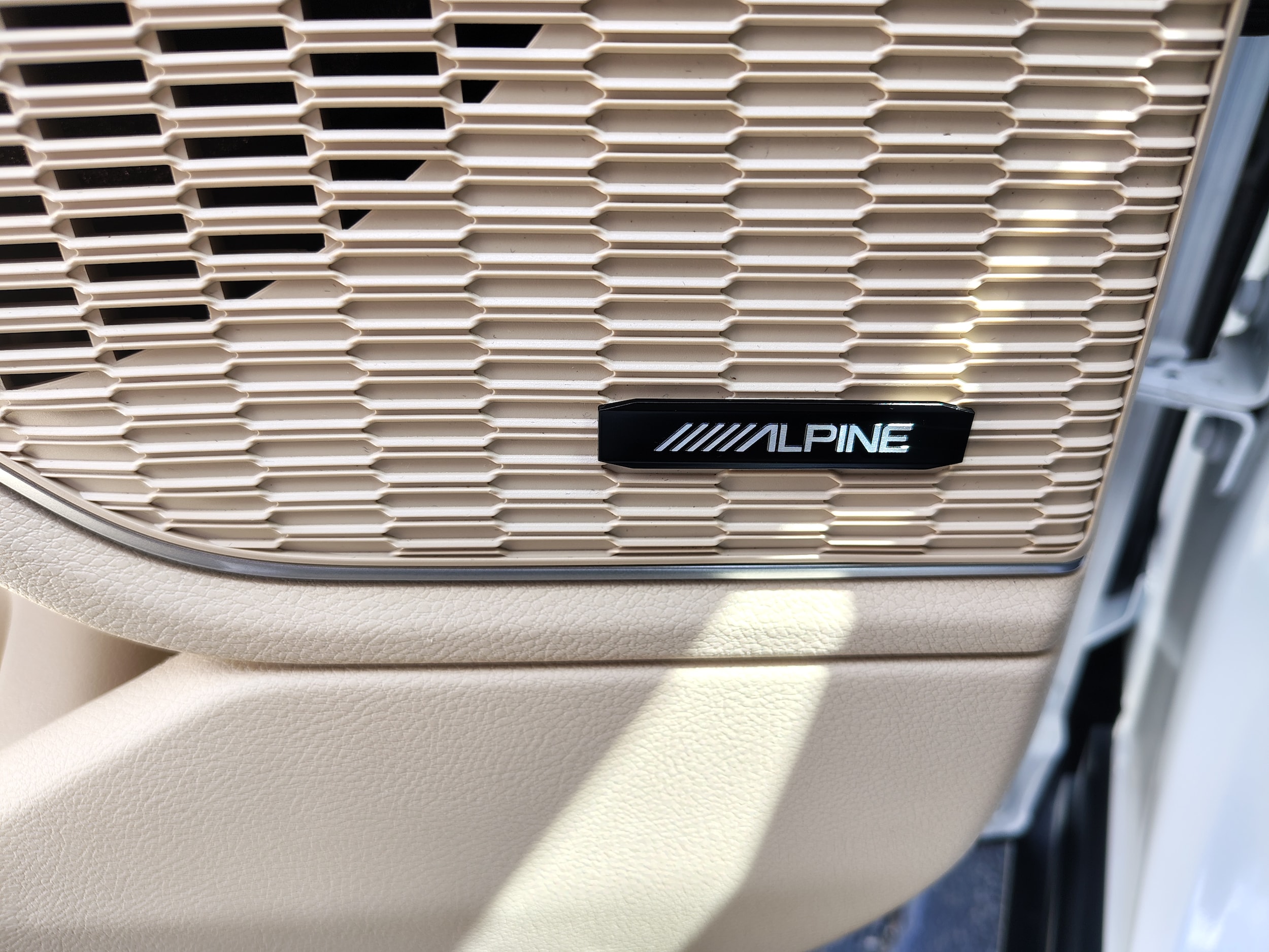 2025 Jeep Grand Cherokee Limited Bright White Clearcoat at Solomon CJD Carmichaels