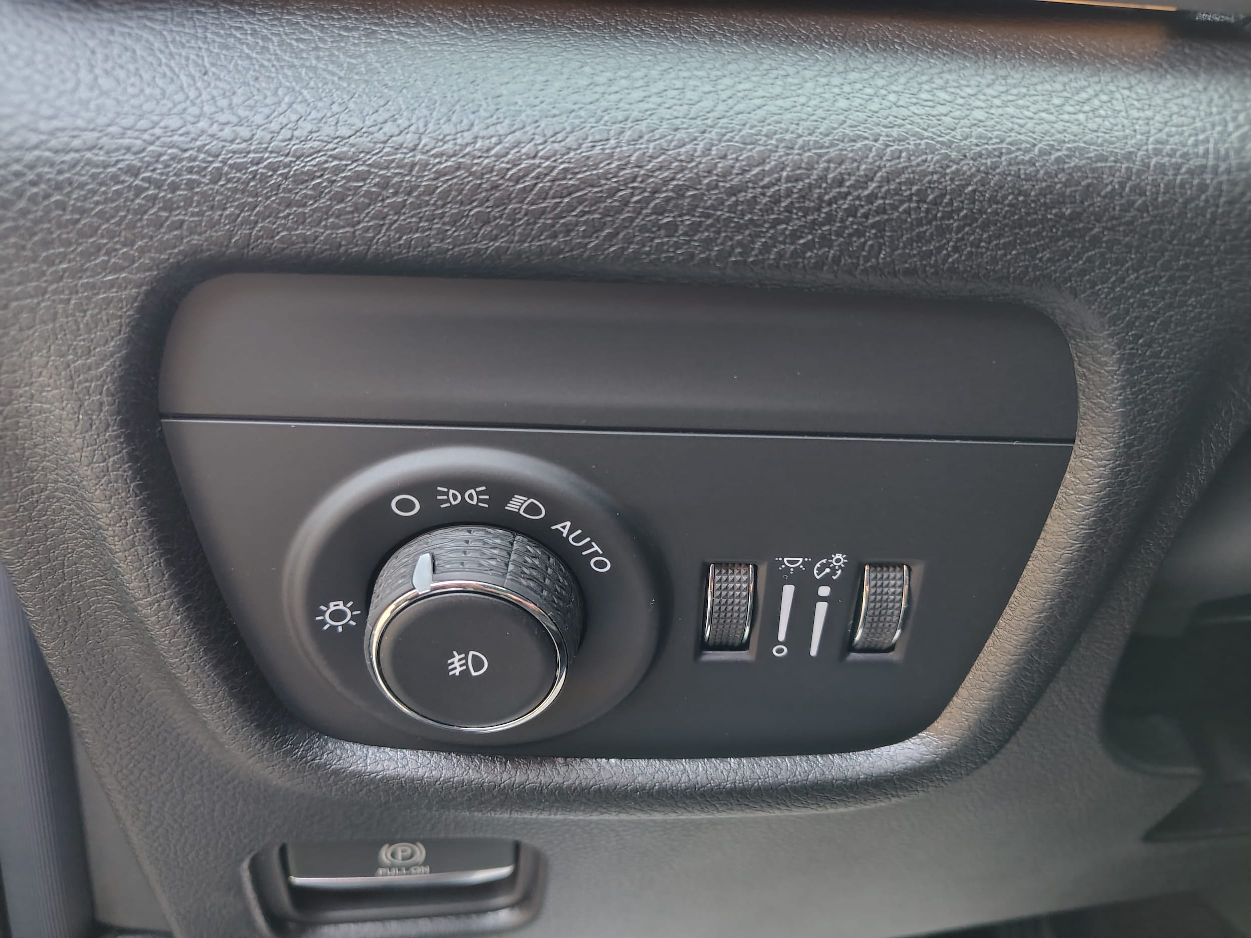 2027 Jeep Grand Cherokee photo 28 of 43
