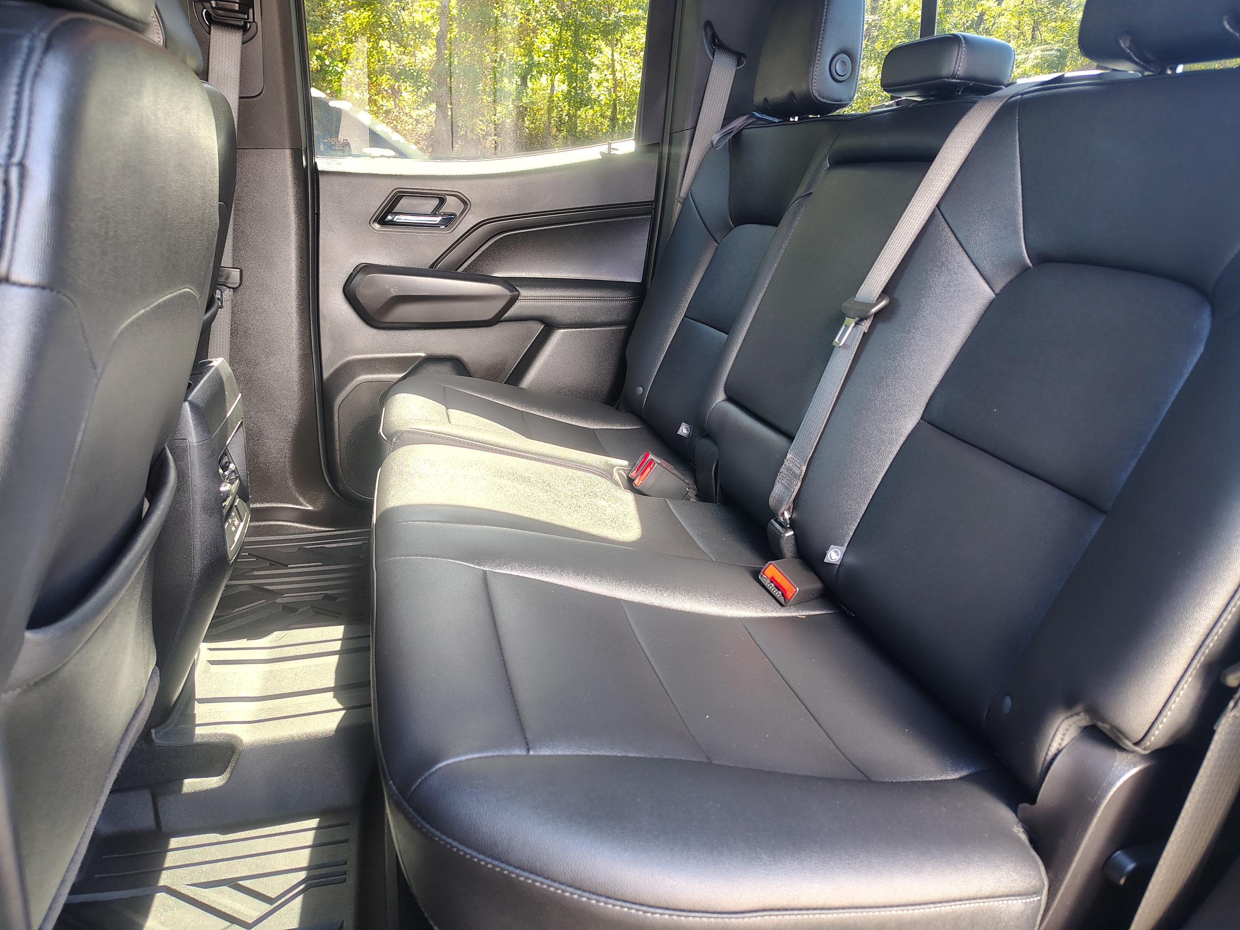 2025 GMC Canyon photo 24 of 39