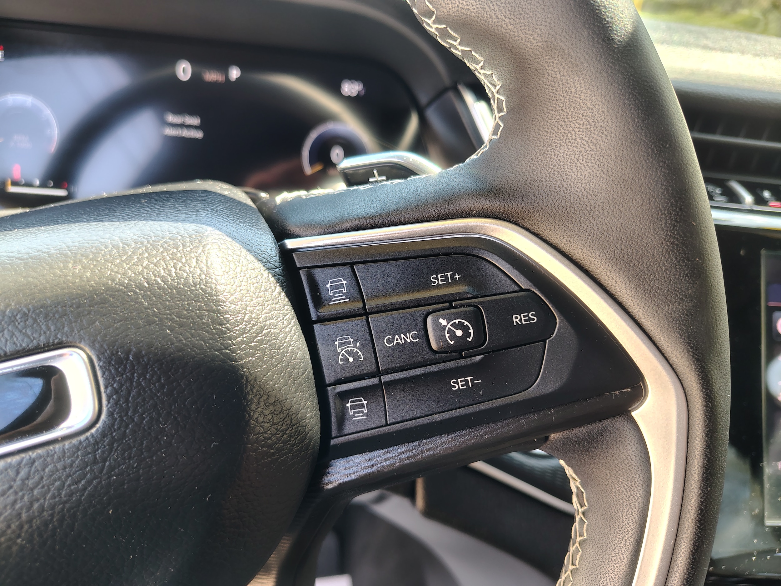 2025 Jeep Grand Cherokee Altitude X Baltic Gray Metallic Clearcoat at Solomon CJD Carmichaels