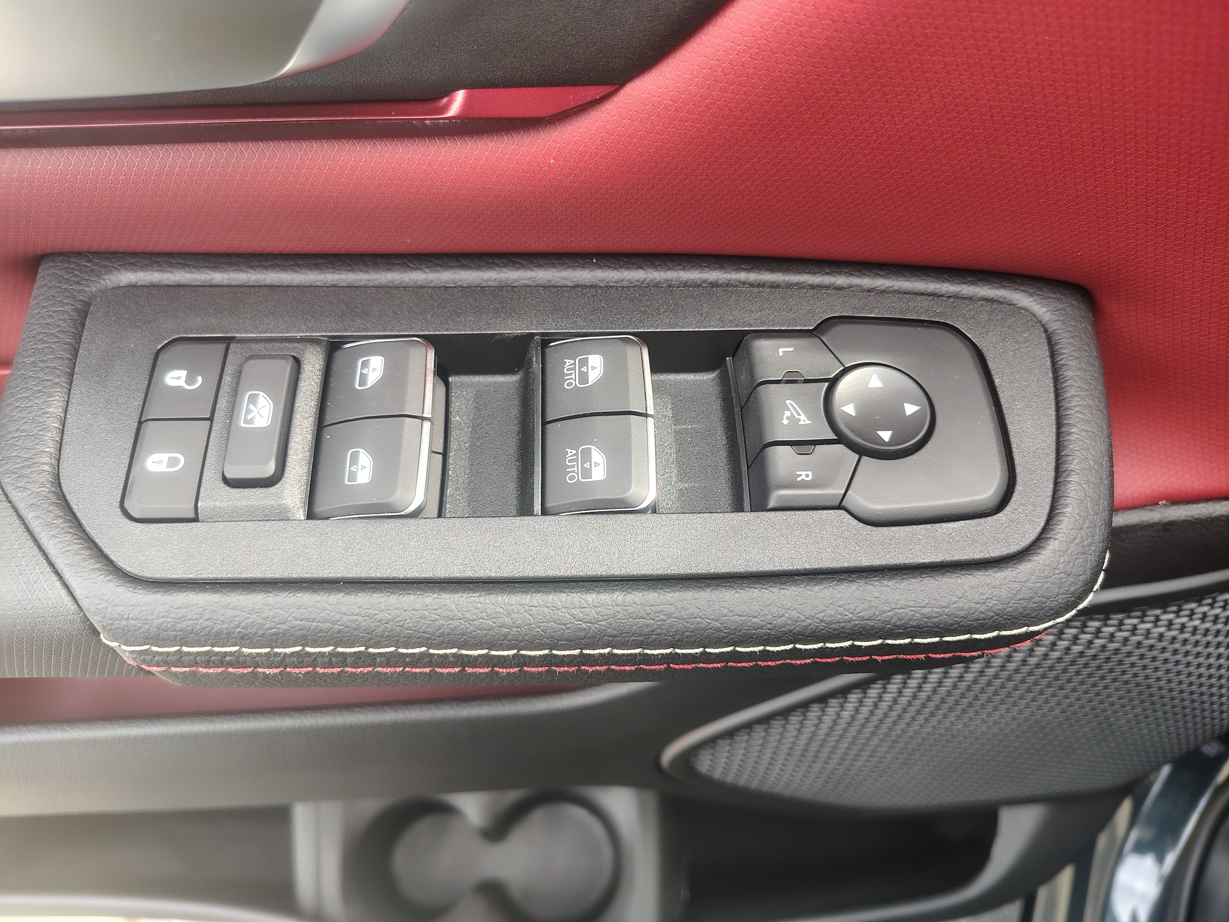 2027 Ram 1500 photo 16 of 19