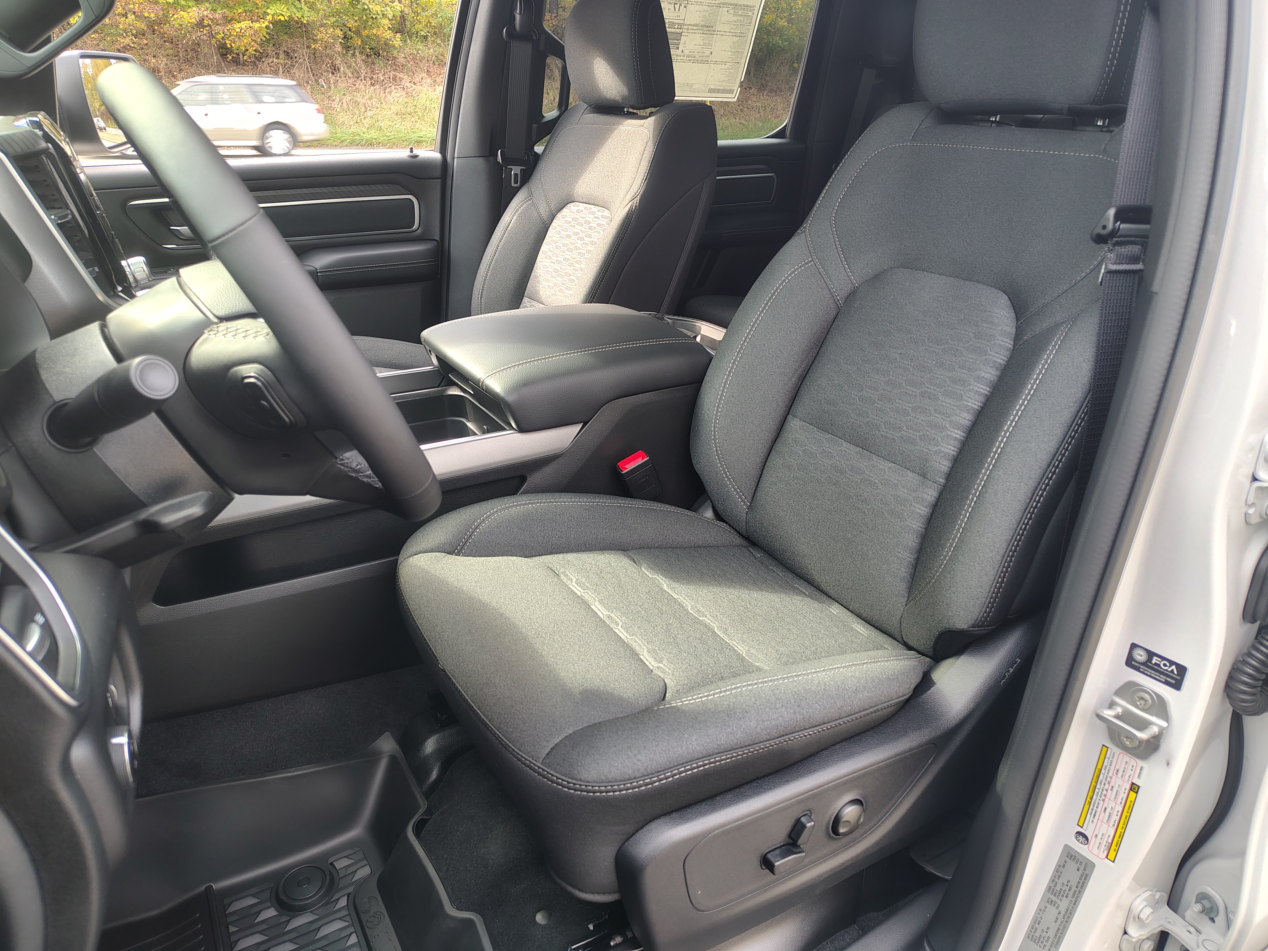 2027 Ram 1500 photo 17 of 42