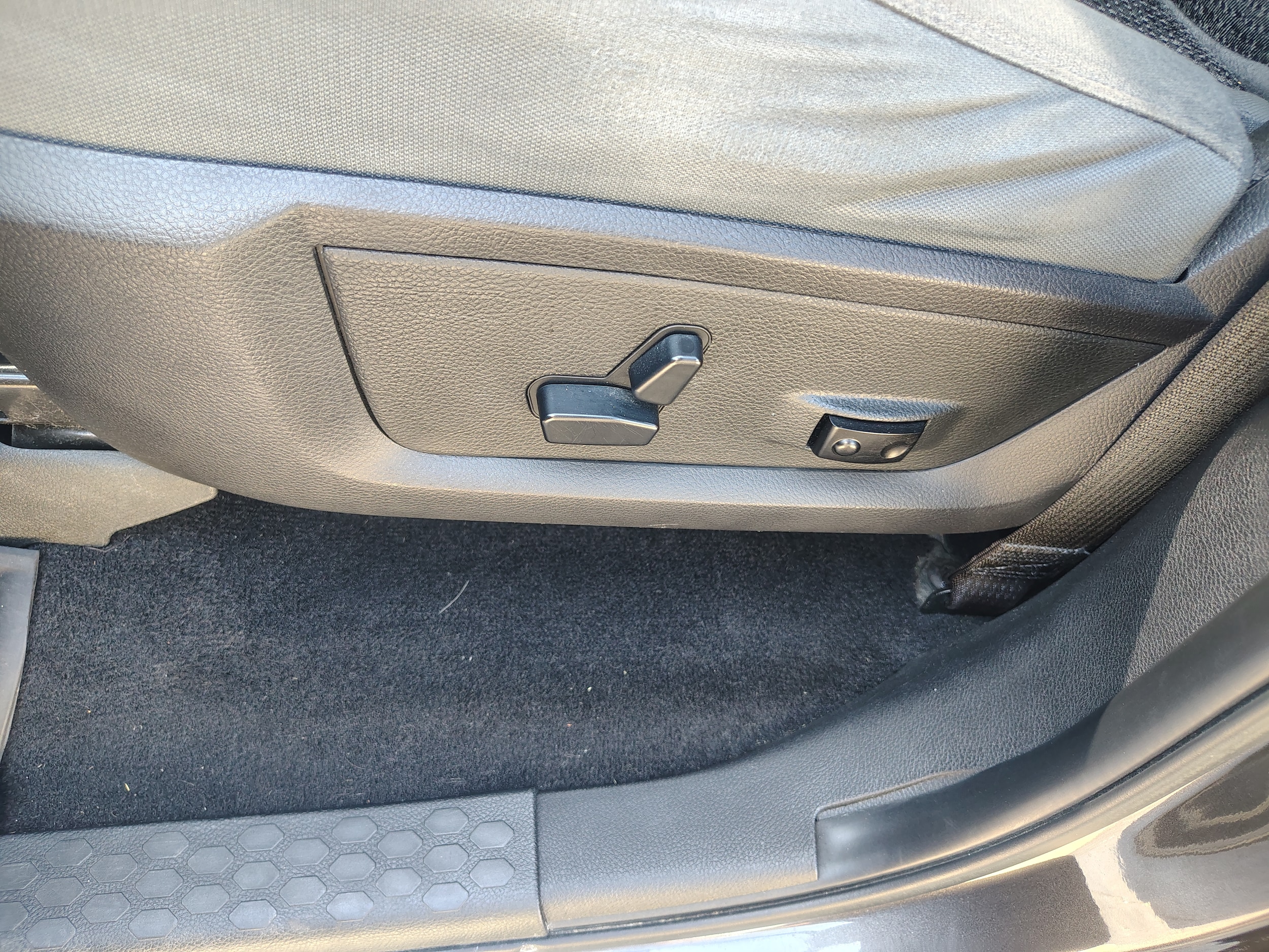 2018 Ram 1500 Big Horn Granite Crystal Metallic Clearcoat at Solomon CJD Carmichaels