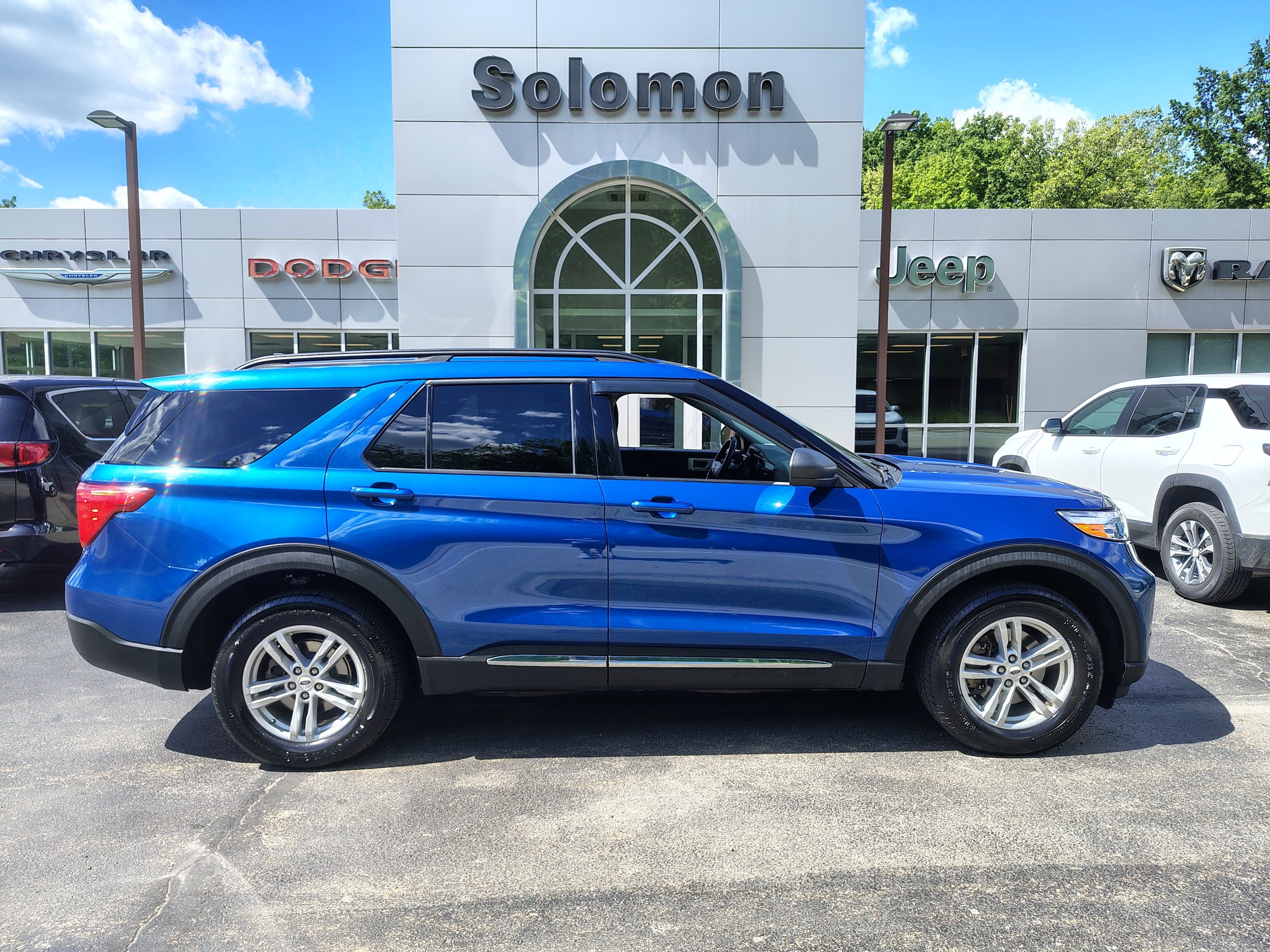 2021 Ford Explorer XLT 4WD's photo