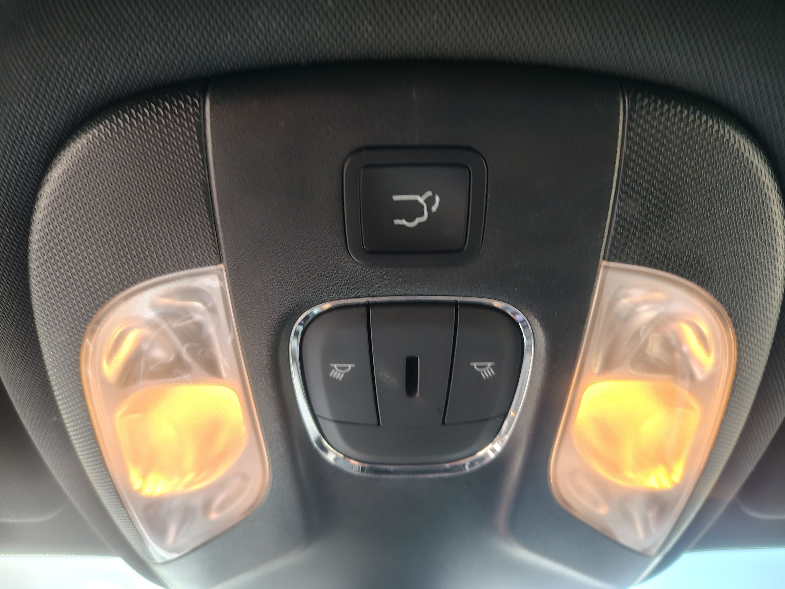 2025 Jeep Compass Trailhawk Silver Zynith Metallic Clearcoat at Solomon CJD Carmichaels