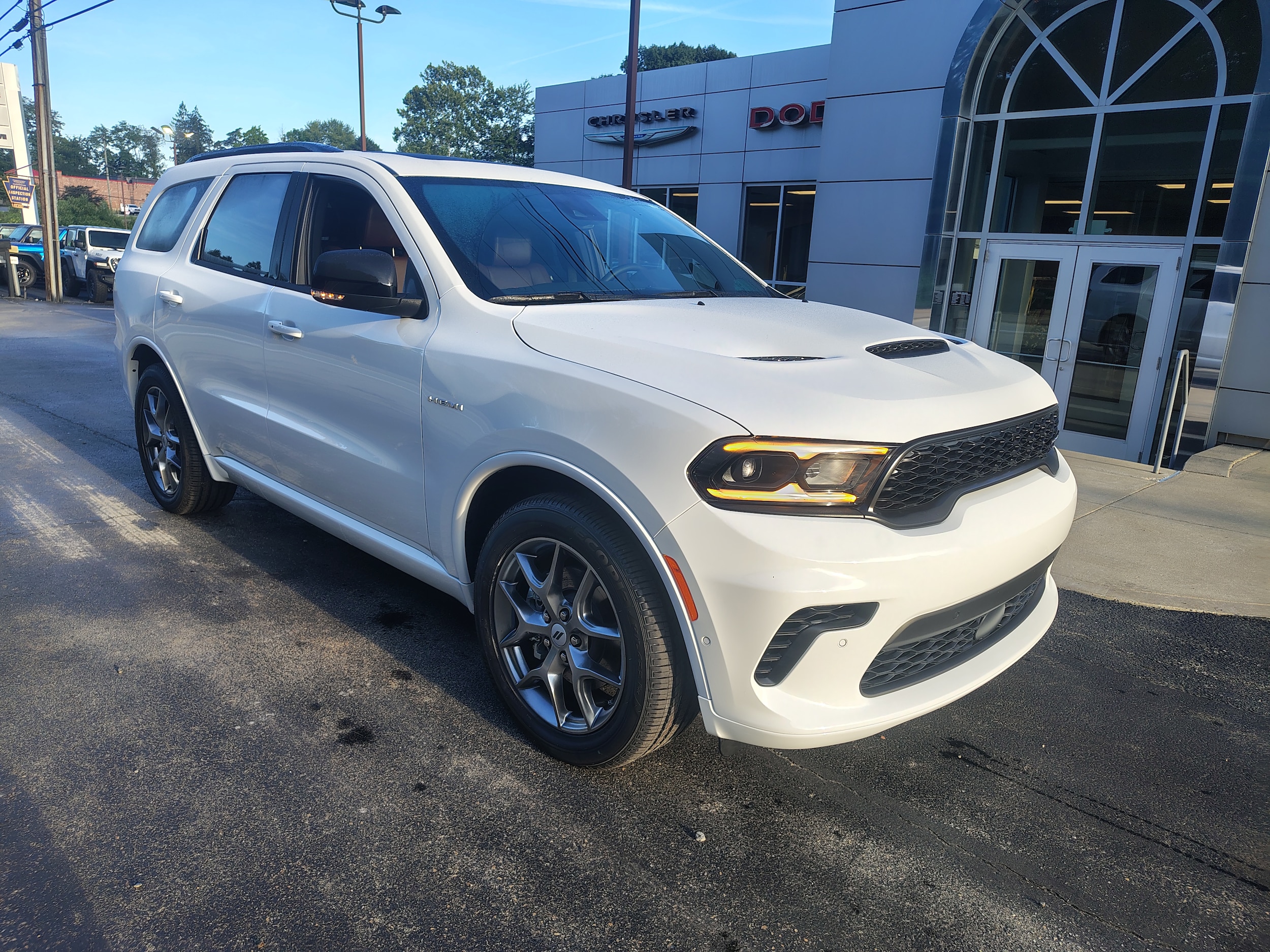 2027 Dodge Durango GT HEMI V8 PLUS AWD White Knuckle at Solomon CJD Carmichaels