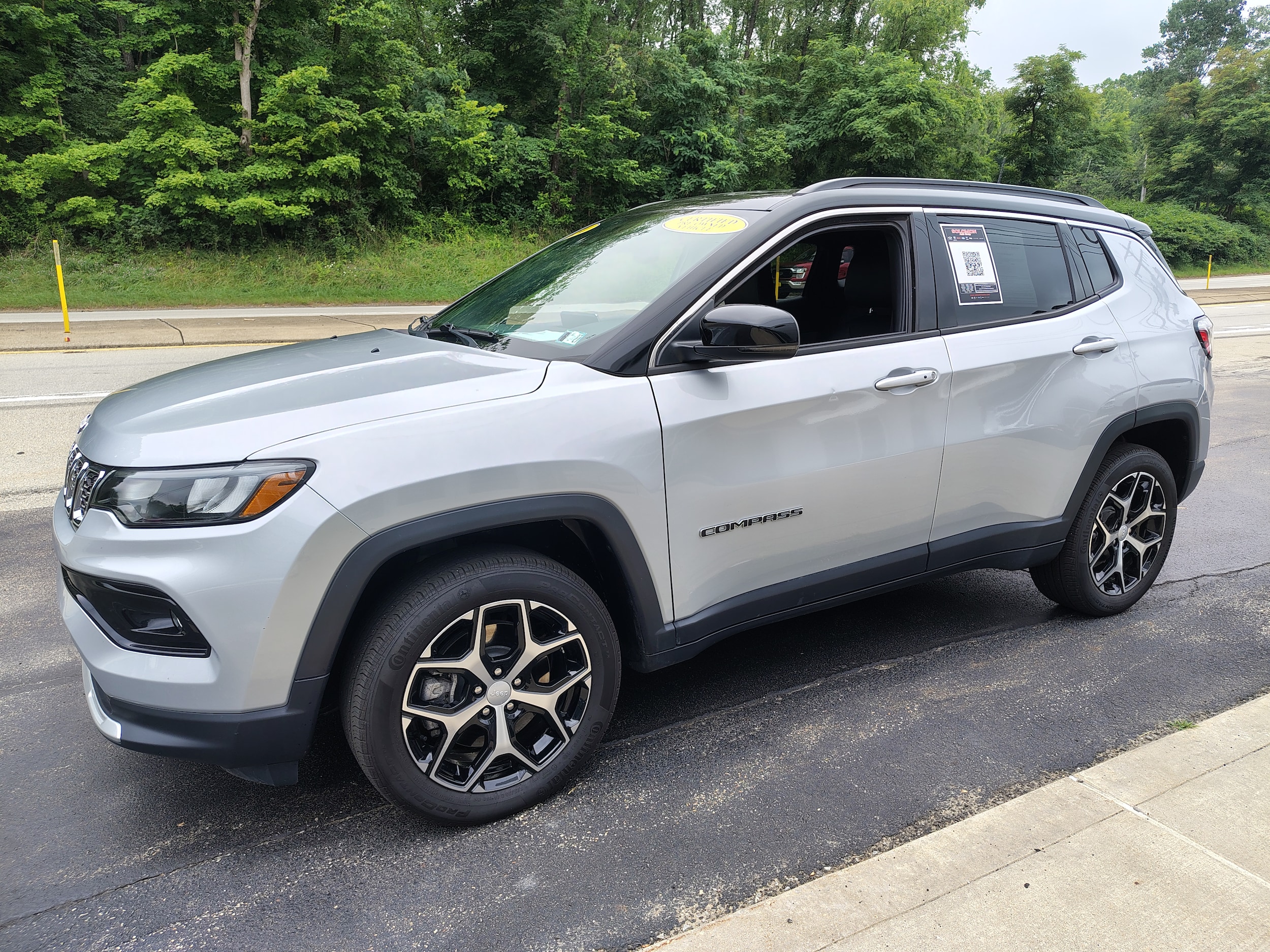 2024 Jeep Compass Limited Silver Zynith Metallic Clearcoat at Solomon CJD Carmichaels