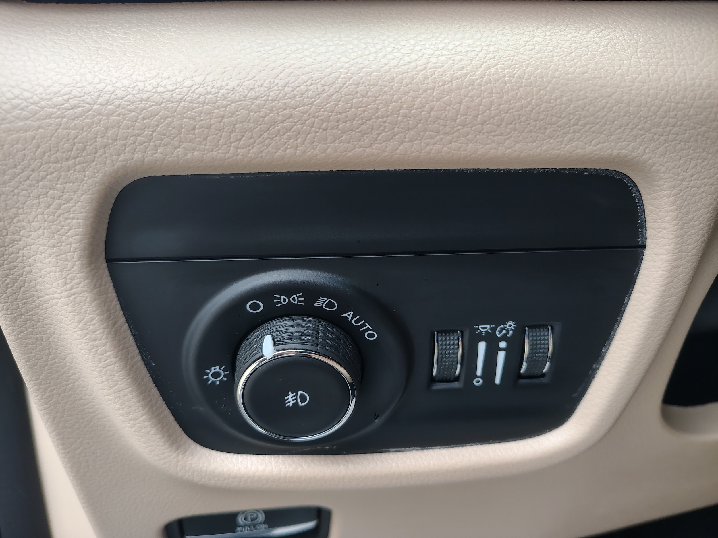 2024 Jeep Grand Cherokee Limited Bright White Clearcoat at Solomon CJD Carmichaels