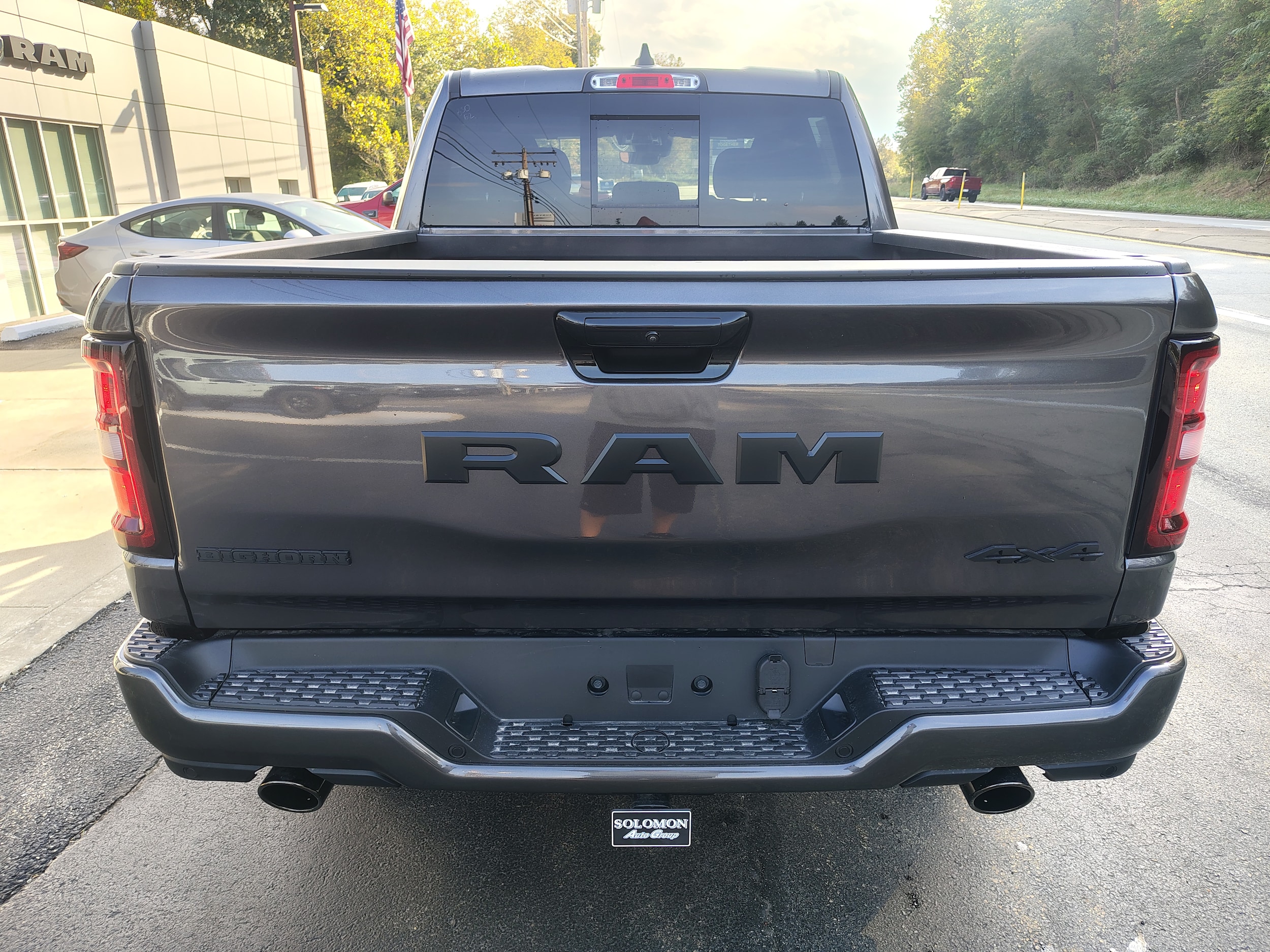 2027 Ram 1500 photo 8 of 32