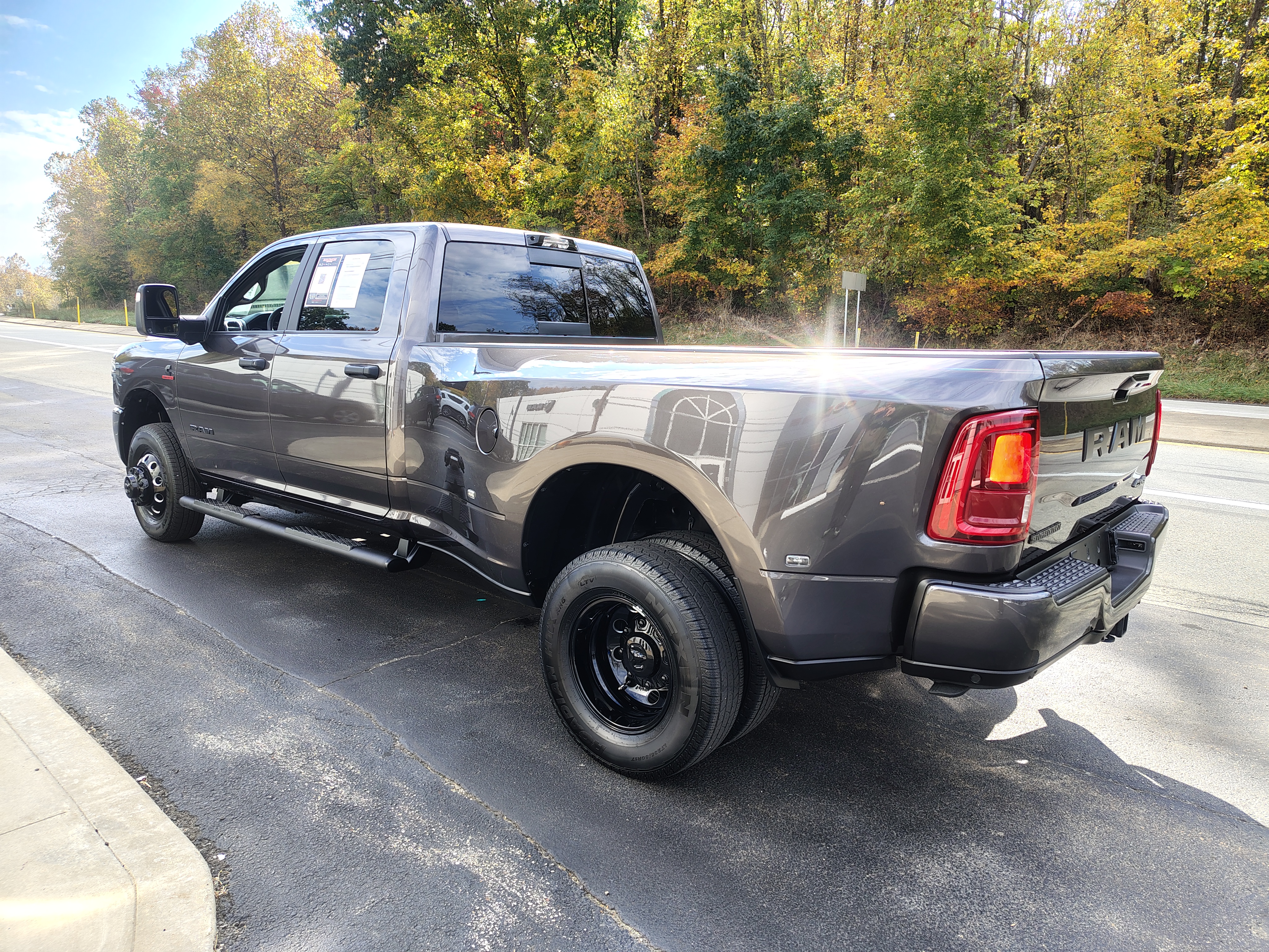 2026 Ram 3500 photo 9 of 40