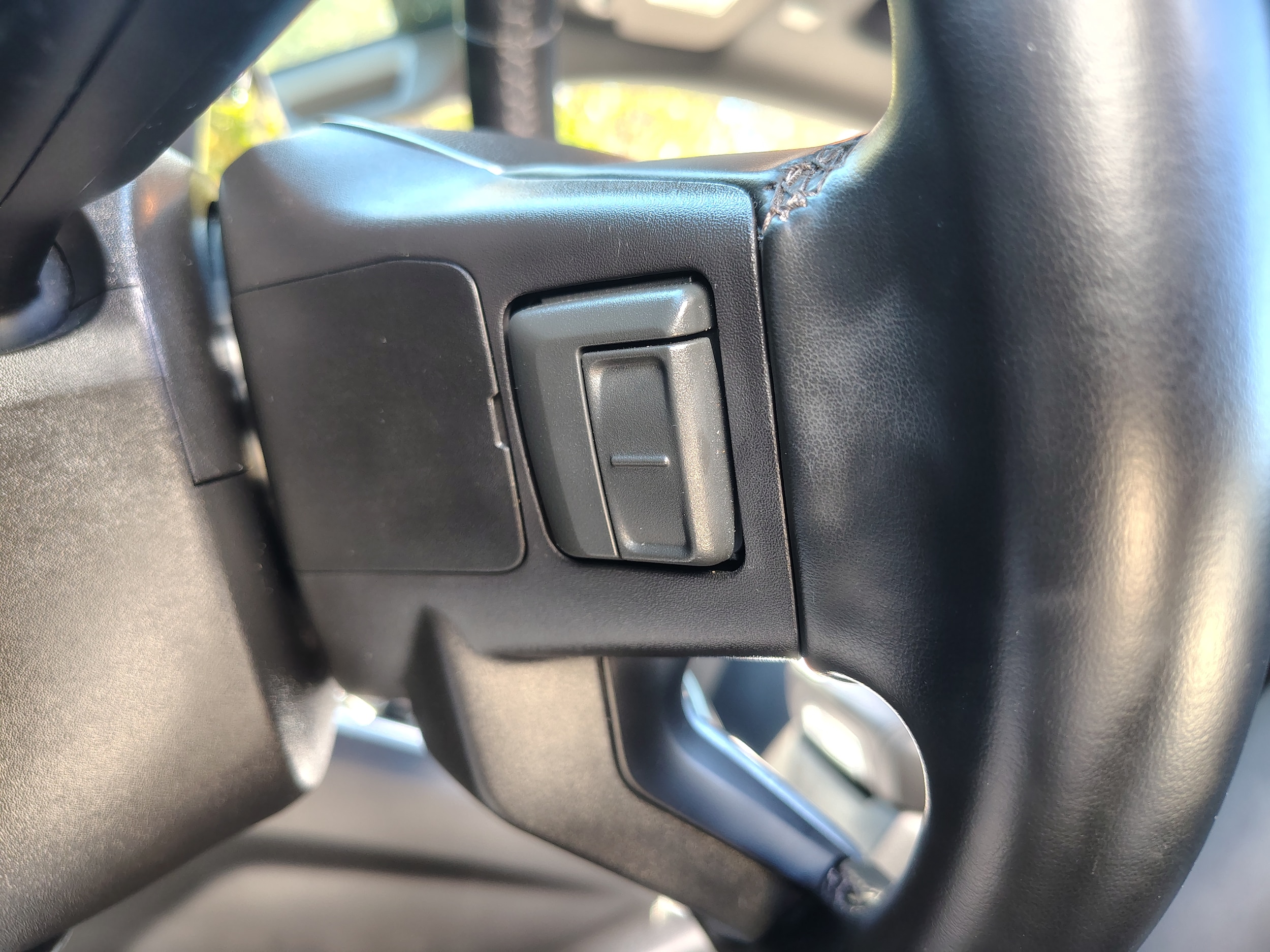 2025 GMC Canyon photo 28 of 39
