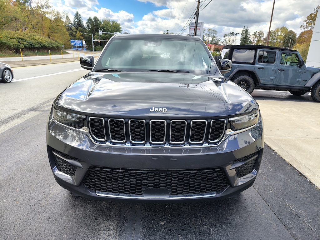 New 2025 Jeep Grand Cherokee LAREDO X 4X4 Sport Utility