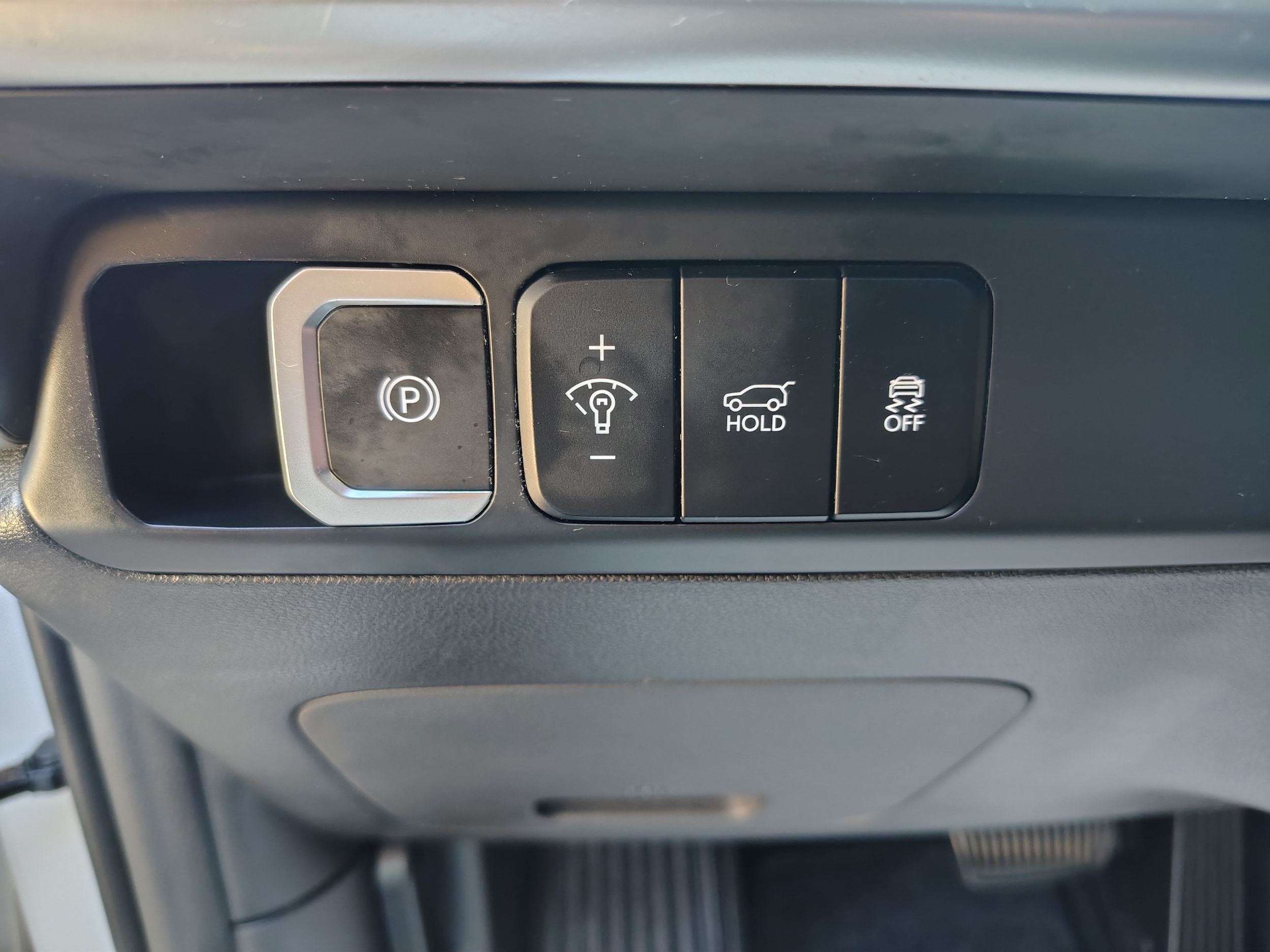 2025 Hyundai Santa Fe Hybrid photo 28 of 40