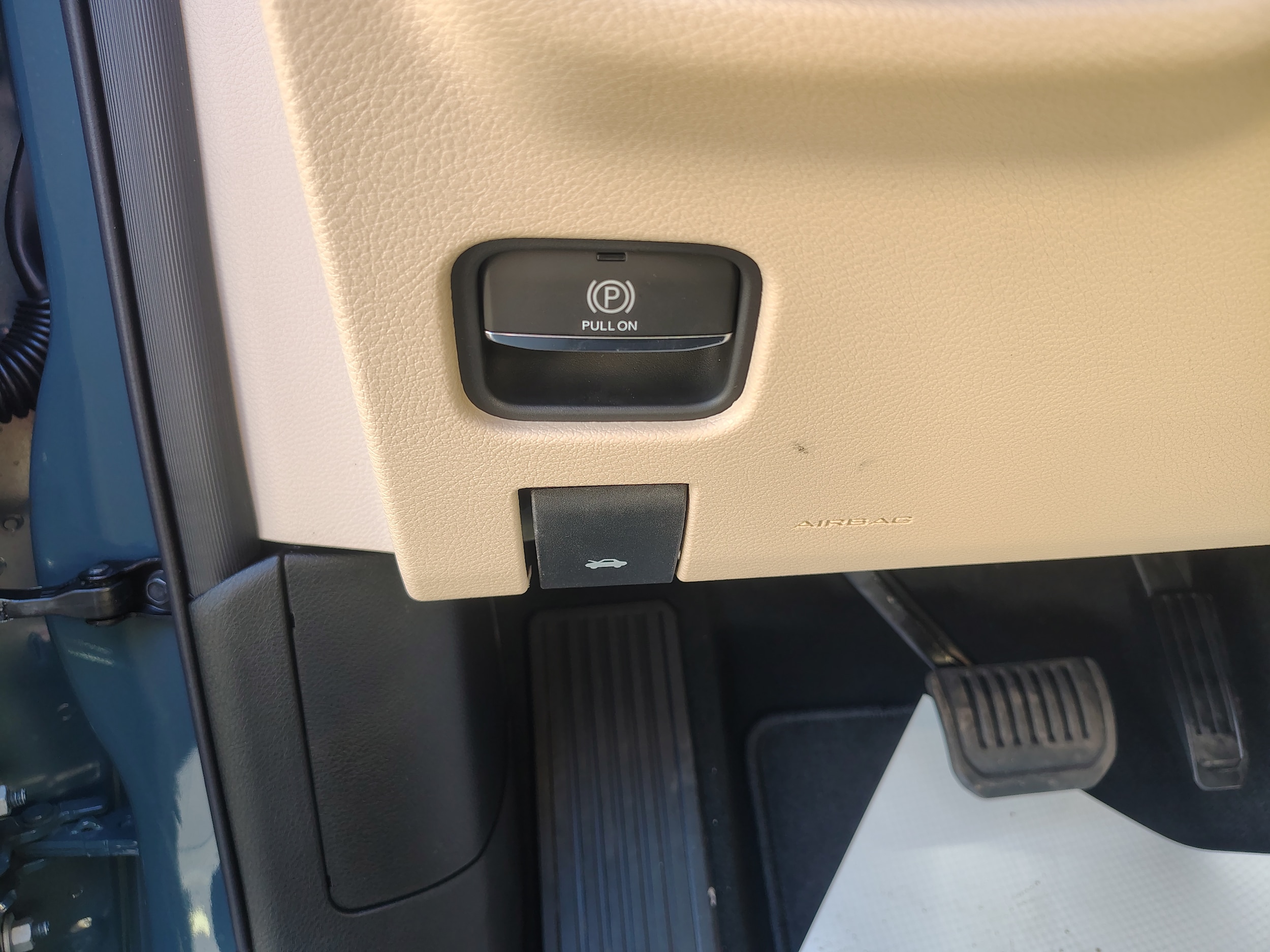 2027 Jeep Grand Cherokee photo 32 of 44