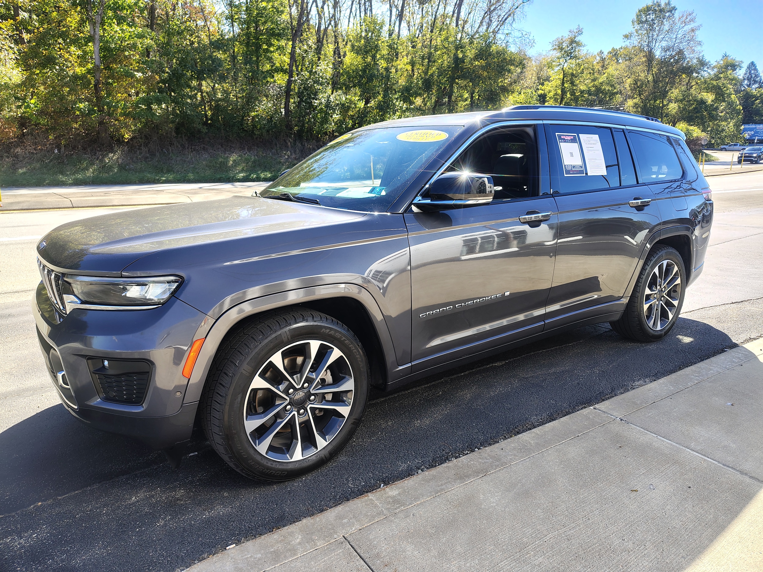 2022 Jeep Grand Cherokee L photo 4 of 46